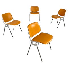 Moderne beigefarbene italienische Stühle DSC von Giancarlo Piretti für Anonima Castelli, 1970er Jahre