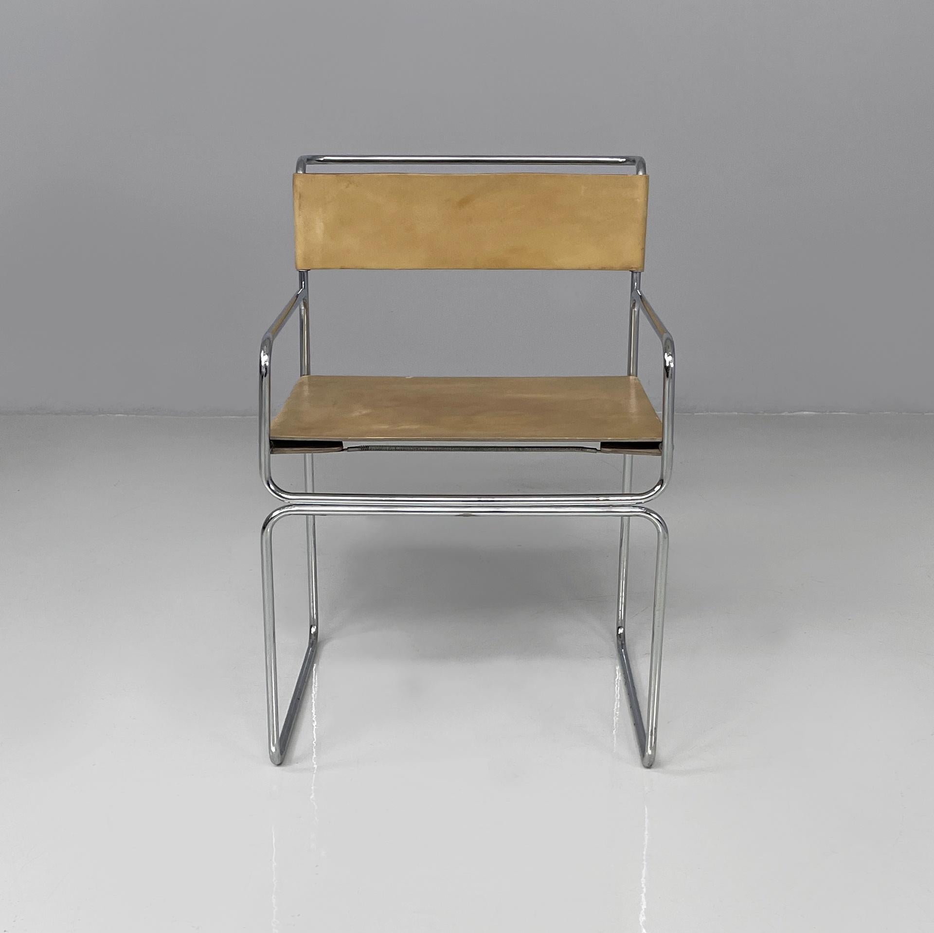 Italienische moderne beige Stühle Libellula von Giovanni Carini für Planula, 1970er Jahre
Set aus drei Stühlen Modell Libellula mit Sitz und Rückenlehne aus beige-hellbraunem Leder. Die Struktur, die Beine und die Armlehnen sind aus verchromten