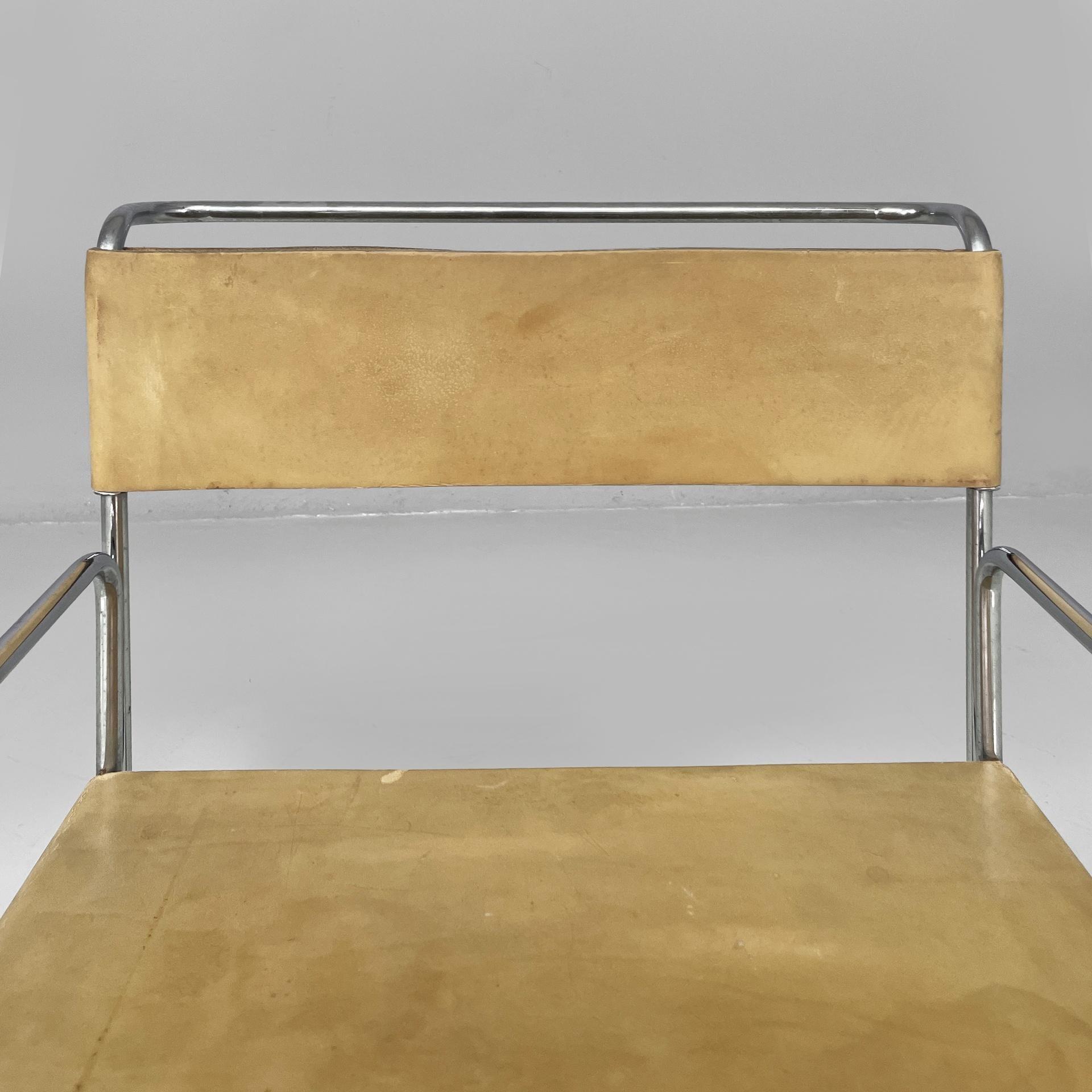 Italienische moderne beige Stühle Libellula von Giovanni Carini für Planula, 1970er Jahre (Metall) im Angebot
