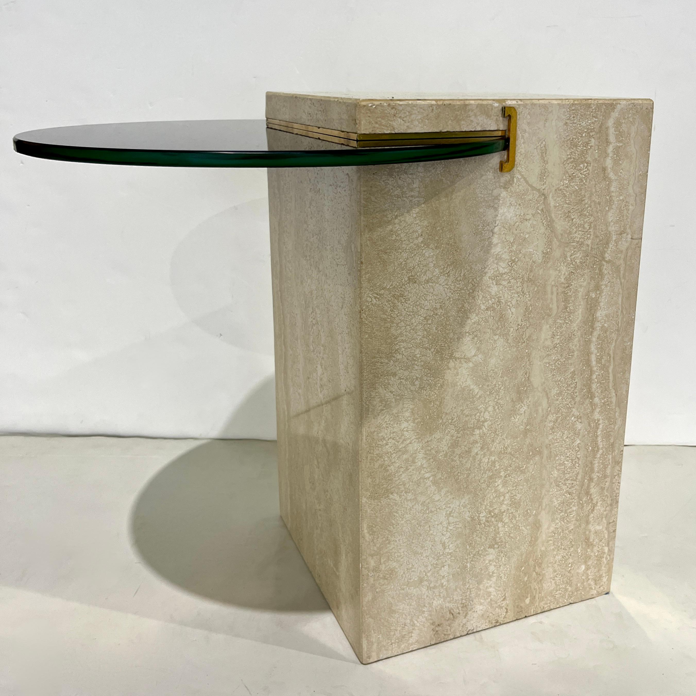 Mesa Auxiliar Moderna Italiana Travertino Beige Vidrio Negro Latón Geométrico Orgánico en venta 5