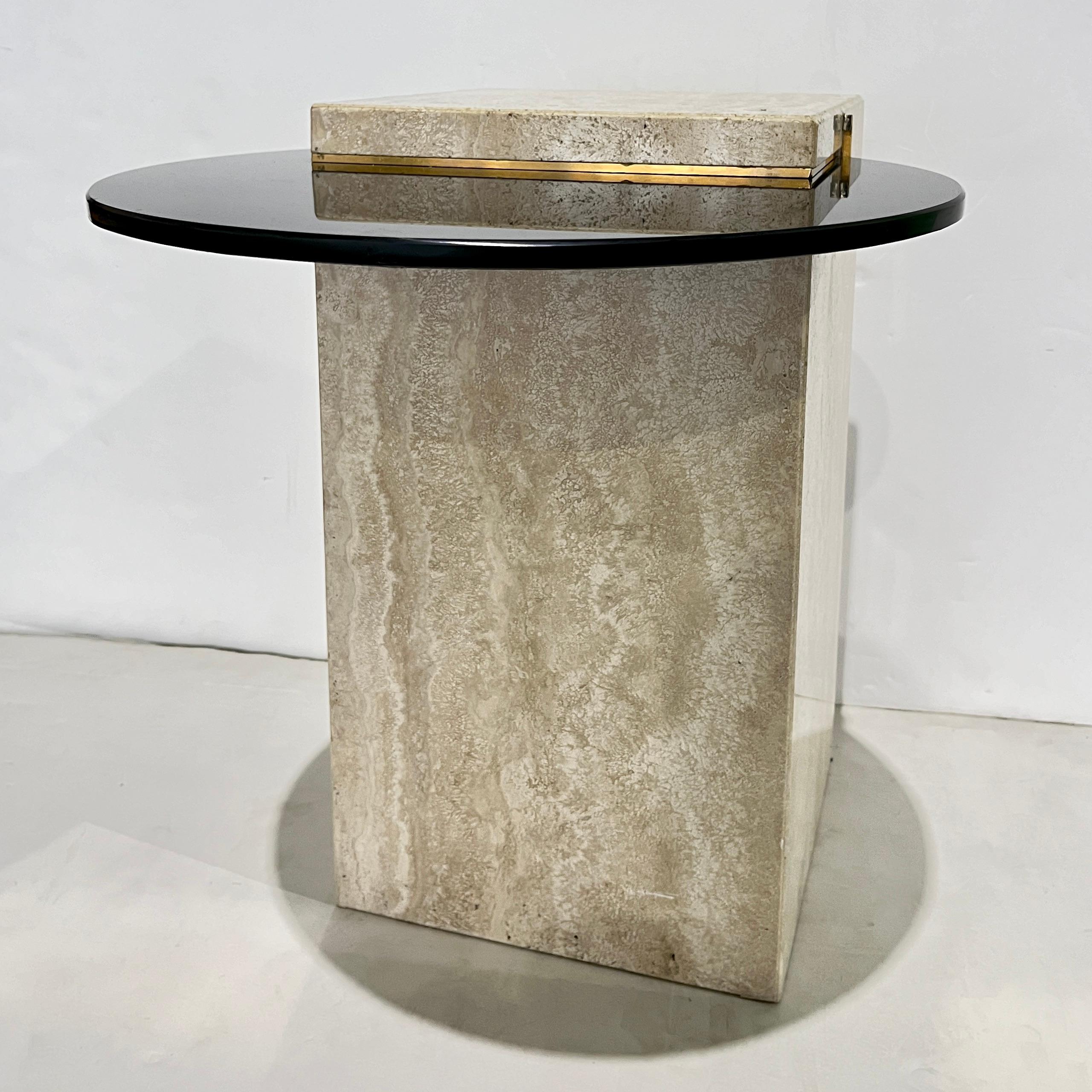 Mesa Auxiliar Moderna Italiana Travertino Beige Vidrio Negro Latón Geométrico Orgánico en venta 2