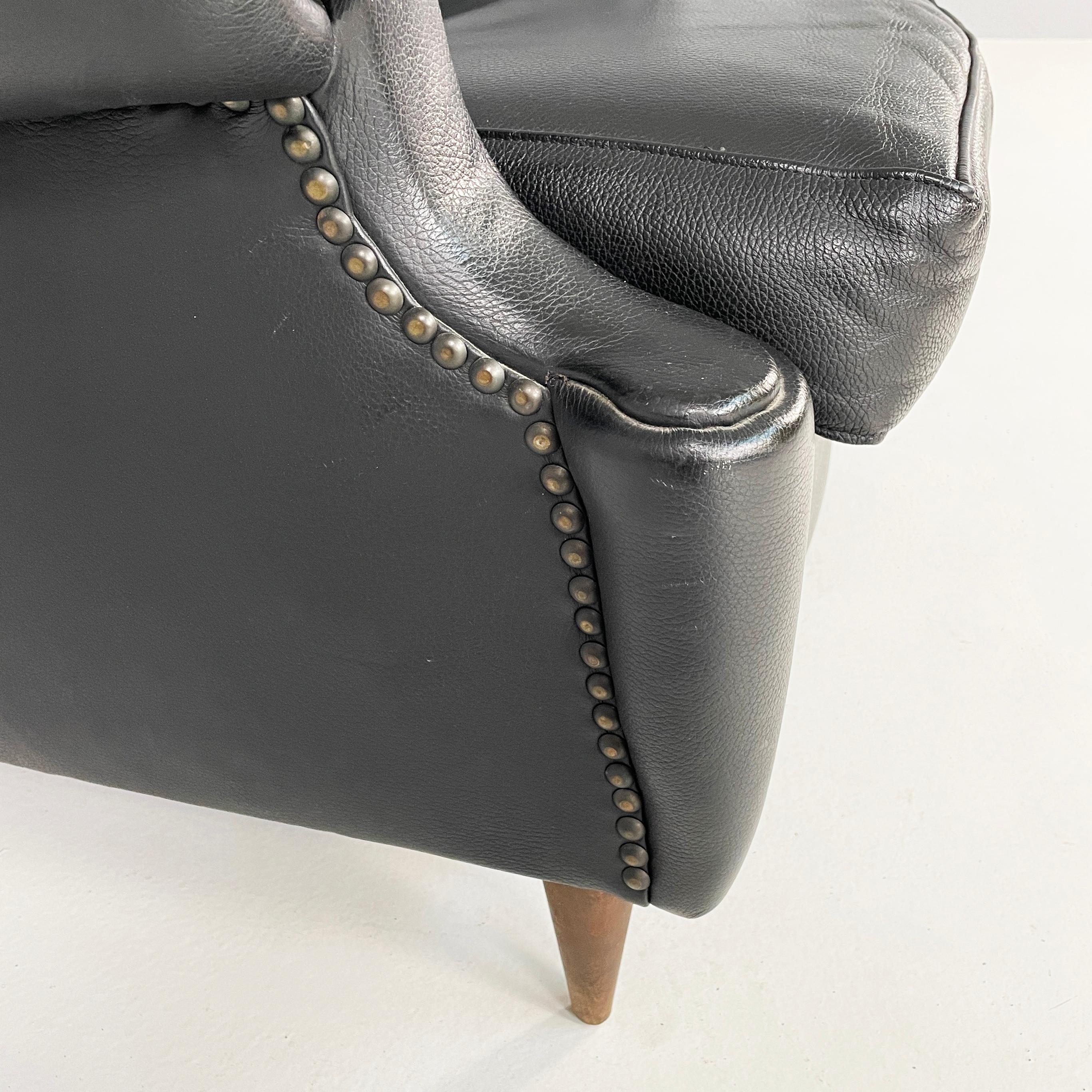 Italian modern Bergere Armchair in black leather and wood, 1970s For Sale 6