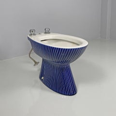Moderner italienischer moderner bidet aus weißer Keramik und blauer Emaille mit weißen Streifen, 1970er Jahre