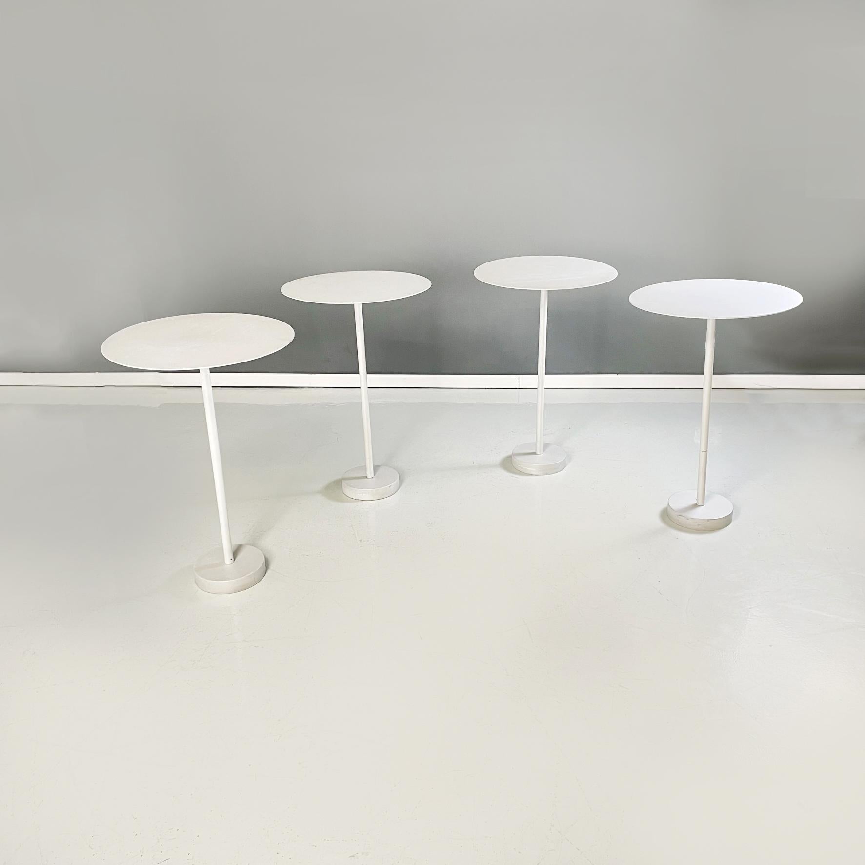 Italienische moderne Couchtische mod. Bincan Tische von Naoto Fukasawa für Danese Milano, 2000er Jahre
Satz von 4 fantastischen runden Couchtischen mod. Bincan Tische aus weiß lackiertem Metall. Die zentrale Struktur besteht aus einem Metallrohr und