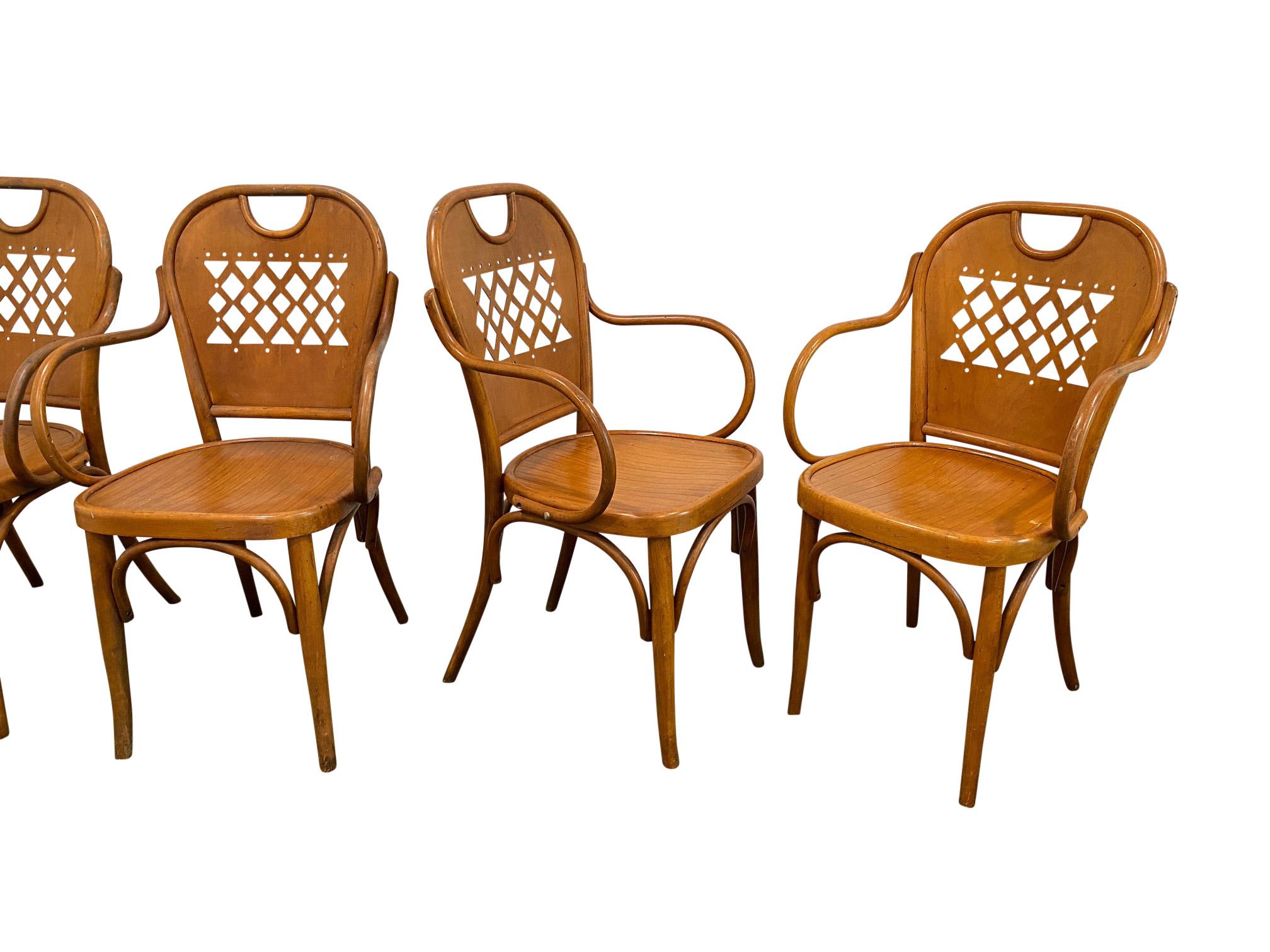 Mid-20th Century Italian Modern Bistro Dining Chairs 'Set 4', Bentwood, 1940s Thonet Style Wood