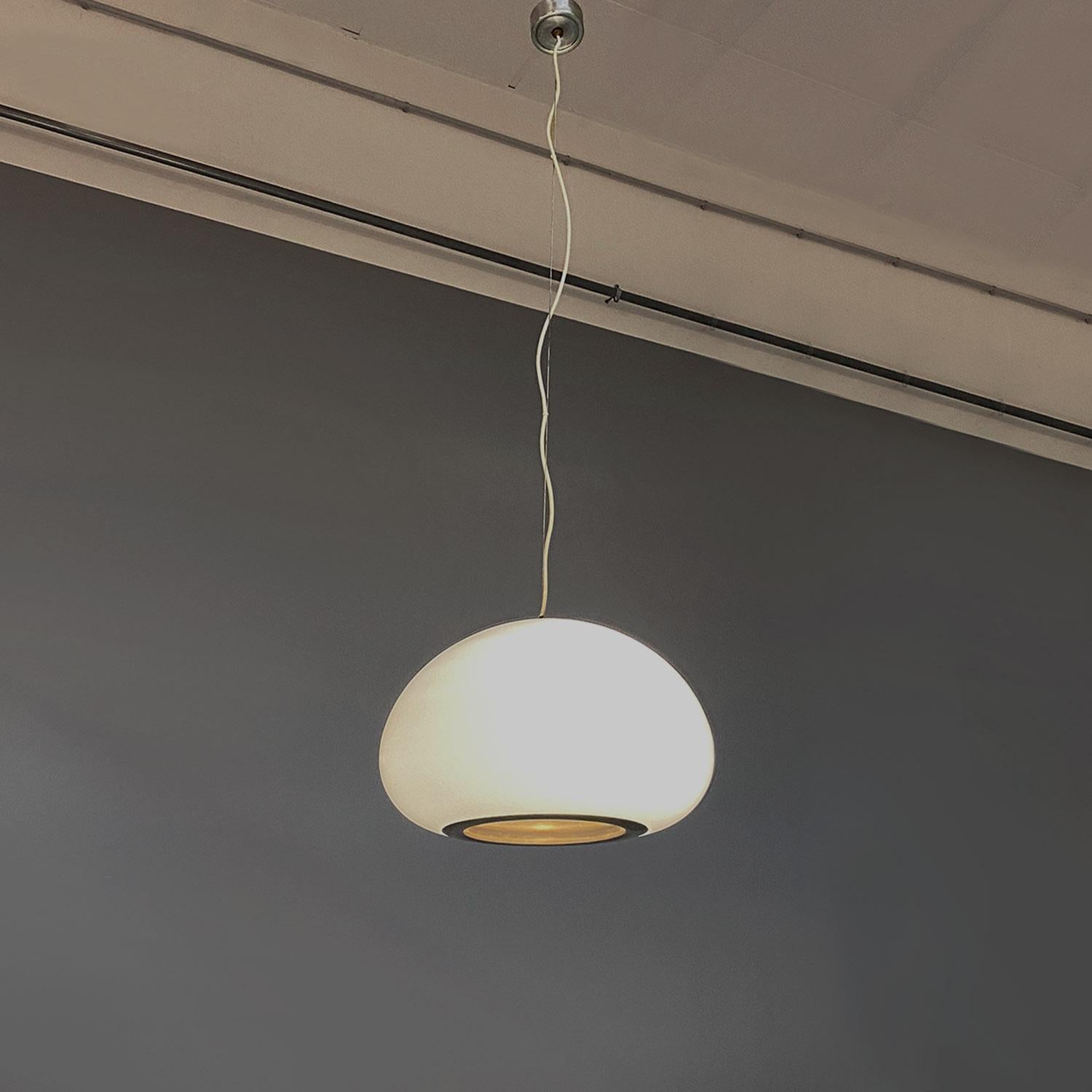 Moderner italienischer schwarz-weißer Kronleuchter der Gebrüder Castiglioni, Flos 1965 im Angebot 6