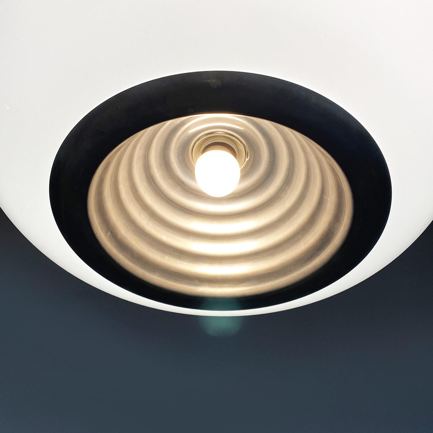 Moderner italienischer schwarz-weißer Kronleuchter der Gebrüder Castiglioni, Flos 1965 im Angebot 8