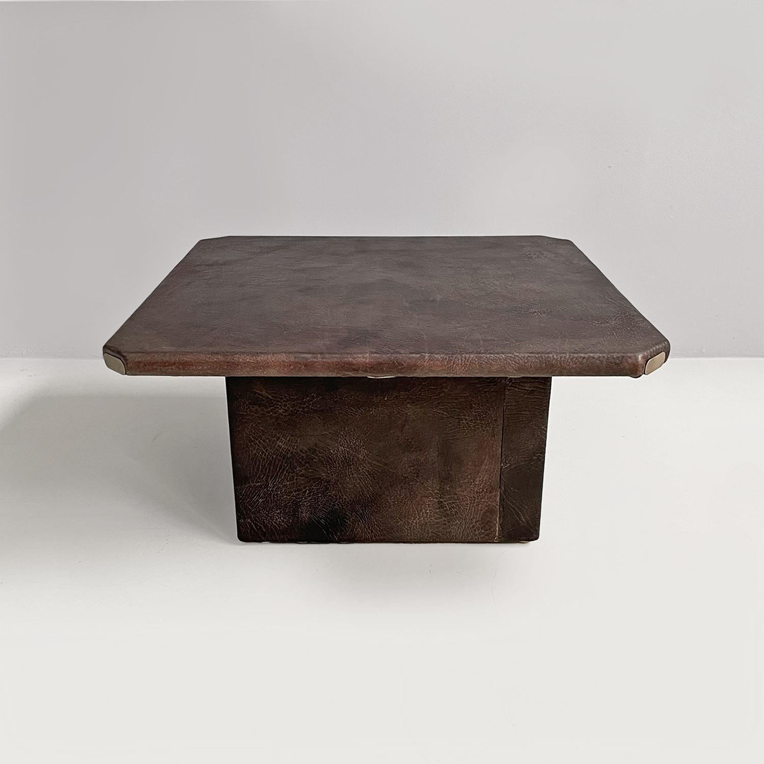 Italian modern black buffalo leather coffee table with metal details, 1970s In Fair Condition For Sale In MIlano, IT