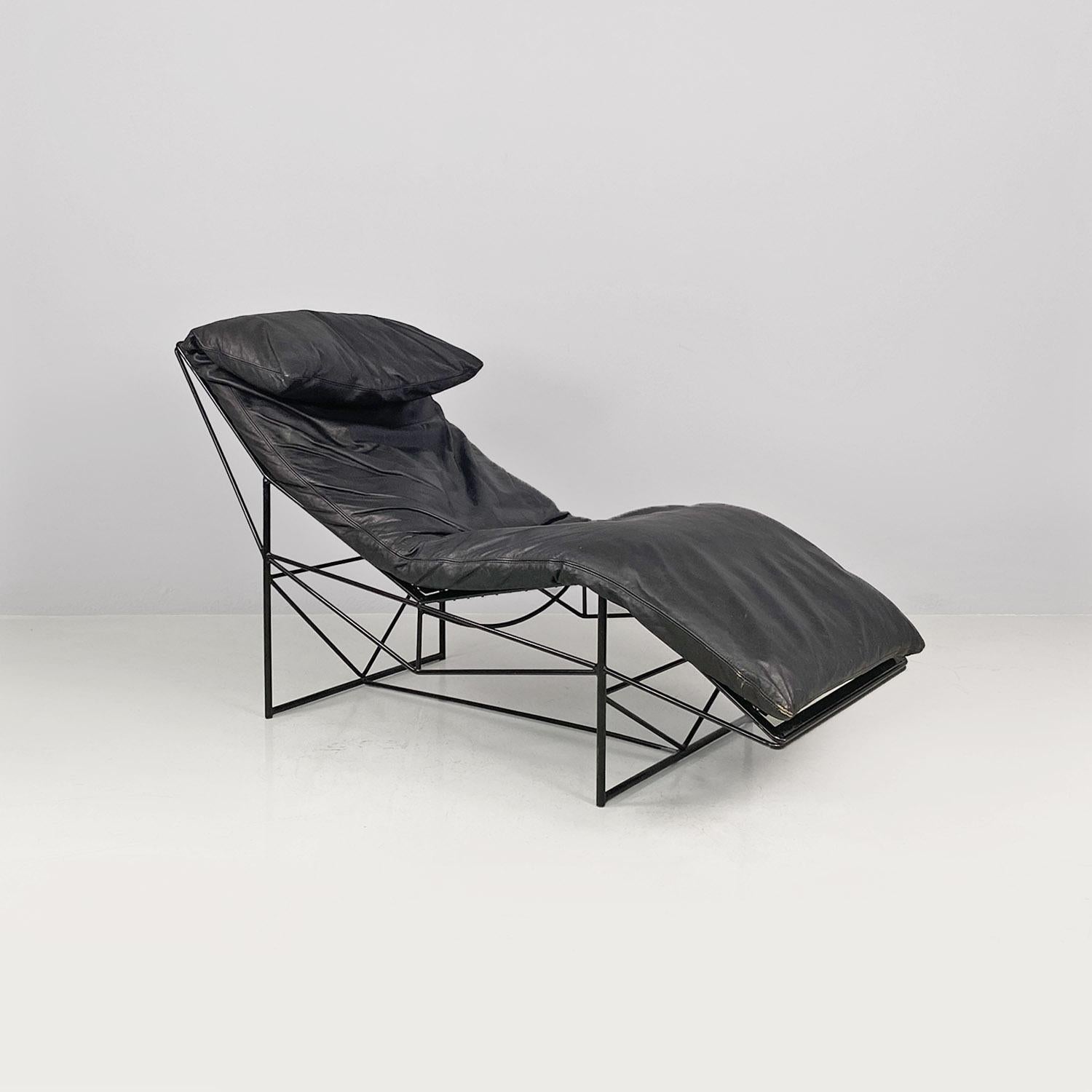 Italian modern black chaise lounge by Paolo Passerini for Uvet Dimensione, 1980s 6