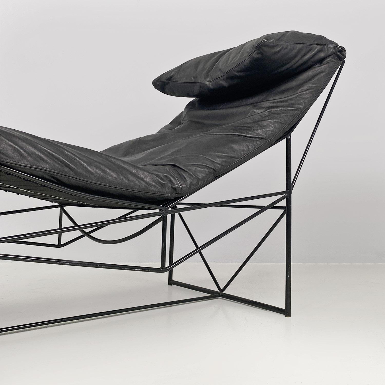 Italian modern black chaise lounge by Paolo Passerini for Uvet Dimensione, 1980s 10