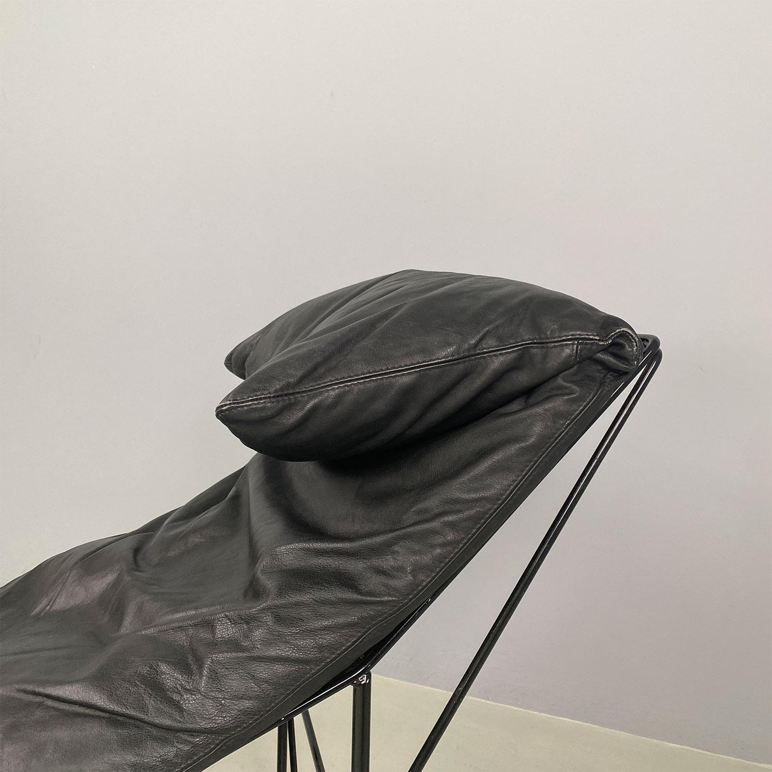 Italian modern black chaise lounge by Paolo Passerini for Uvet Dimensione, 1980s 11