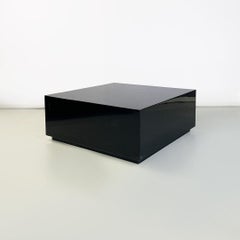 Italian Modern Black Lacquered Wood Coffee Table Display Pedestal, Molteni 1990s