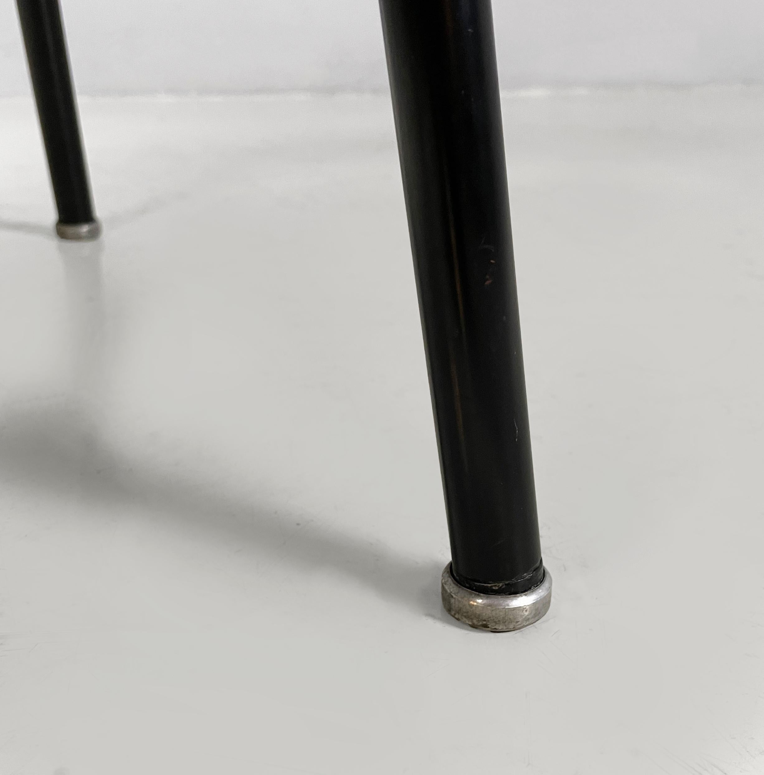 Poltrone moderne italiane in pelle nera e metallo di Cassina, anni '70 in vendita 9