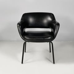 Fauteuils modernes italiens en cuir noir et métal par Cassina, 1970