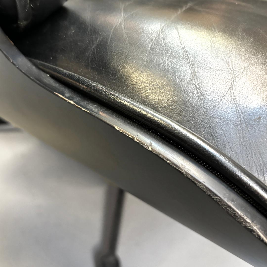 Sillón moderno italiano de cuero negro y metal 670 671 Eames para ICF, años 70 en venta 9