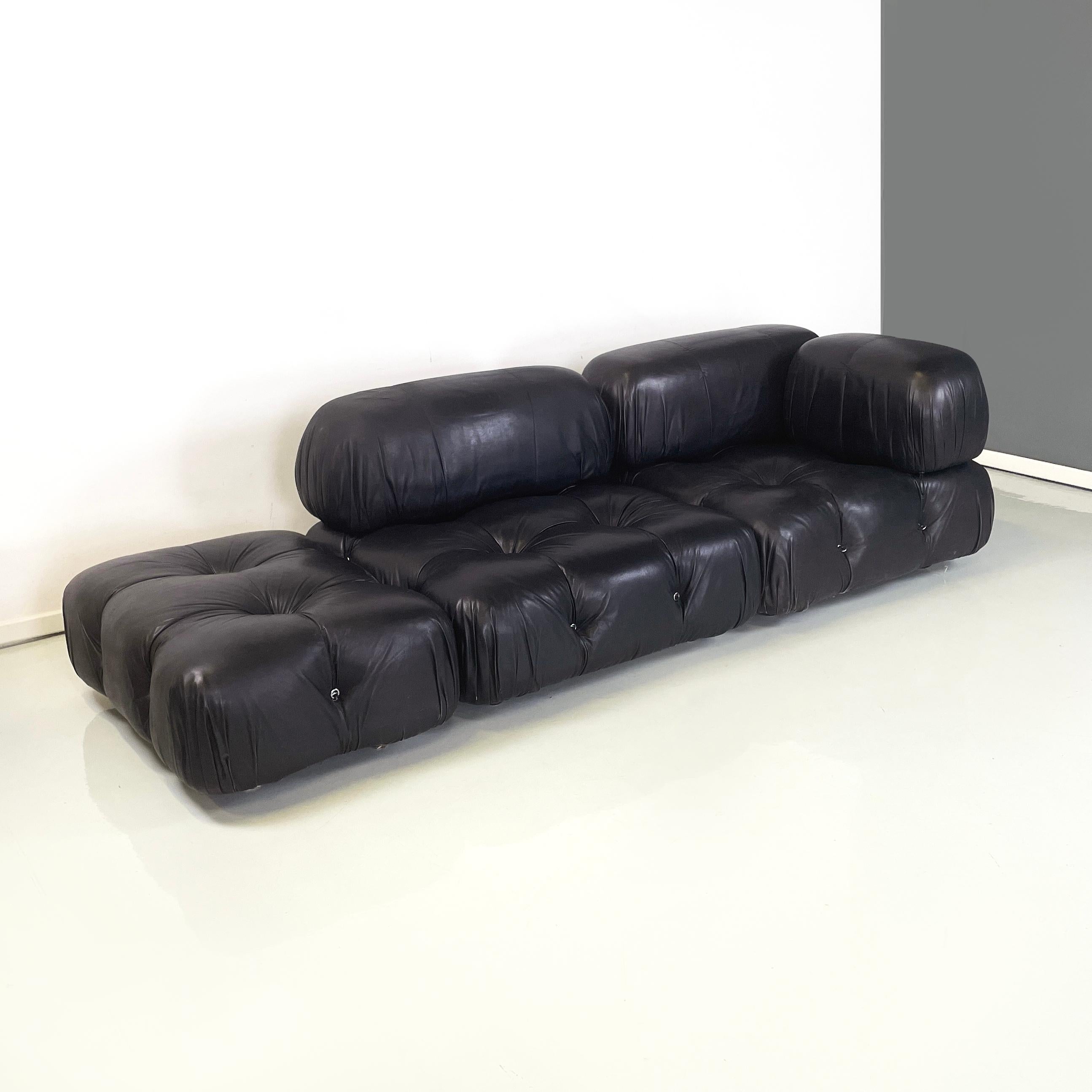 Italian modern Black leather modular sofa Camaleonda by Mario Bellini for B&B, 1970s
Modular sofa mod. Camaleonda entirely padded and covered in black leather. The rounded backrests are fixed to the seat thanks to metal hooks. The couch has two