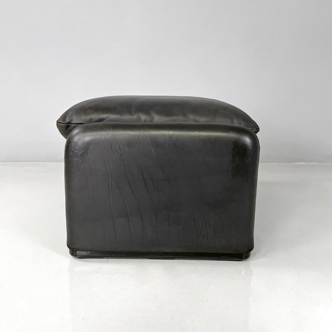 Italian modern black leather pouf Maralunga Vico Magistretti for Cassina, 1970s In Fair Condition For Sale In MIlano, IT