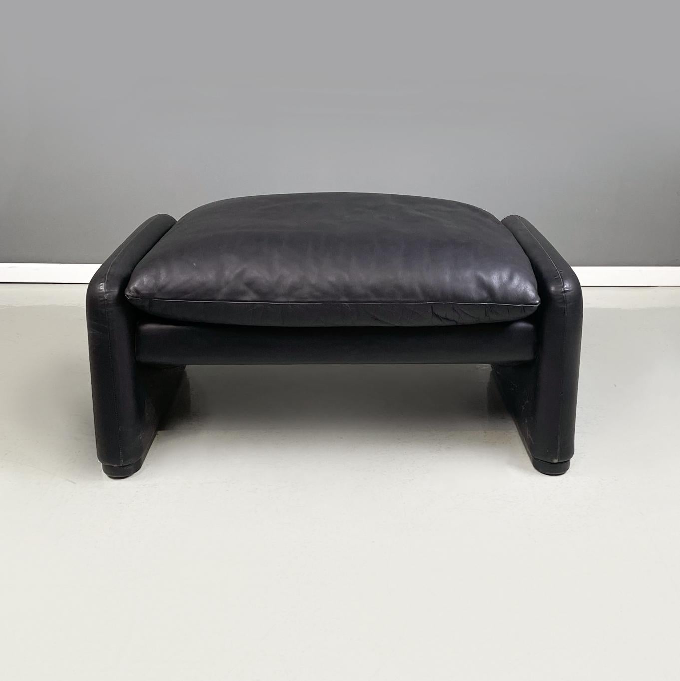 Italian modern Black leather Pouffe Maralunga by Magistretti for Cassina, 1980s
iconic and vintage ottoman mod. Maralunga, also known with the number 675, with rectangular soft cushion, padded and covered in black leather. The rounded structure with