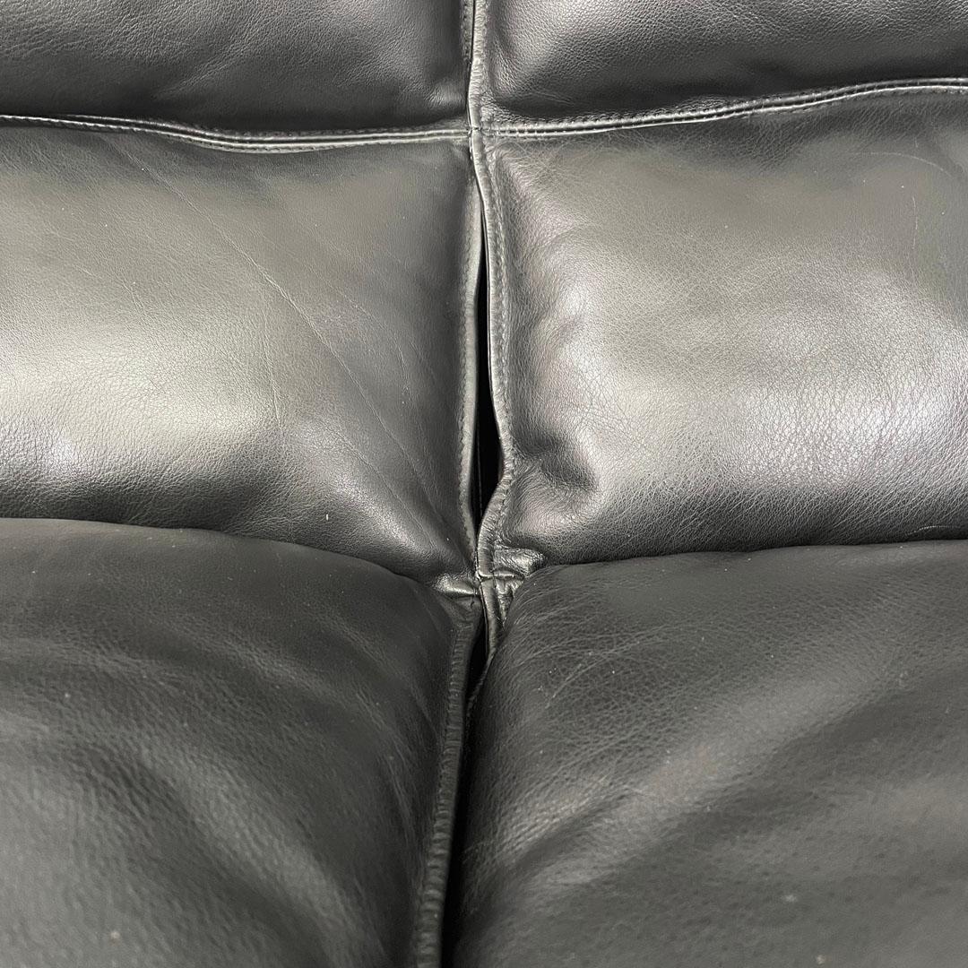 Italian modern black leather sofa Bogo Carlo Bartoli Rossi for Albizzate, 1970s For Sale 4
