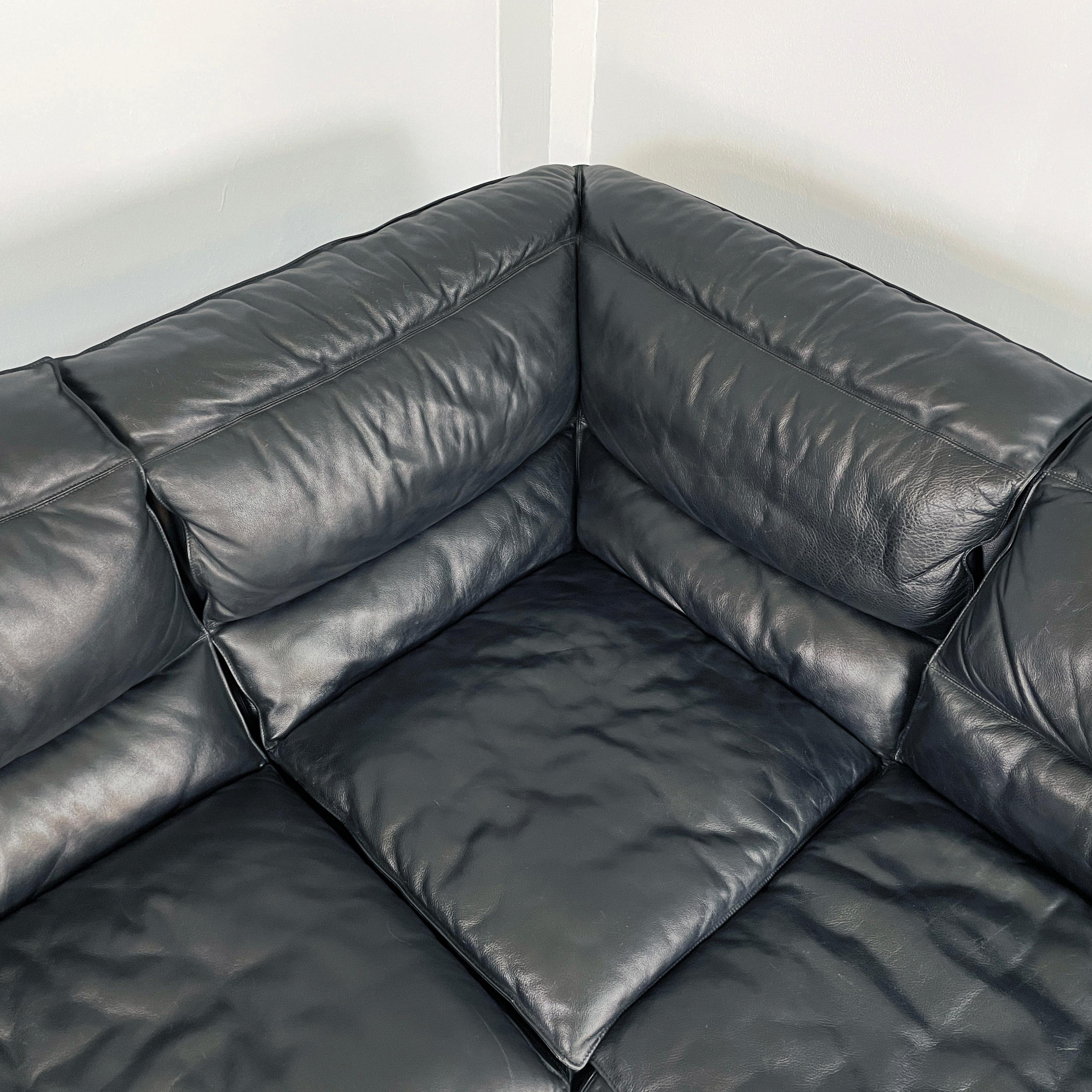 Italian modern black leather sofa Bogo Carlo Bartoli Rossi for Albizzate, 1970s For Sale 5
