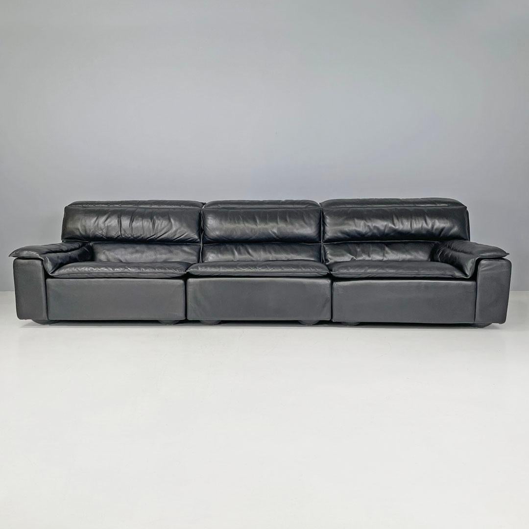Modern Italian modern black leather sofa Bogo Carlo Bartoli Rossi for Albizzate, 1970s For Sale