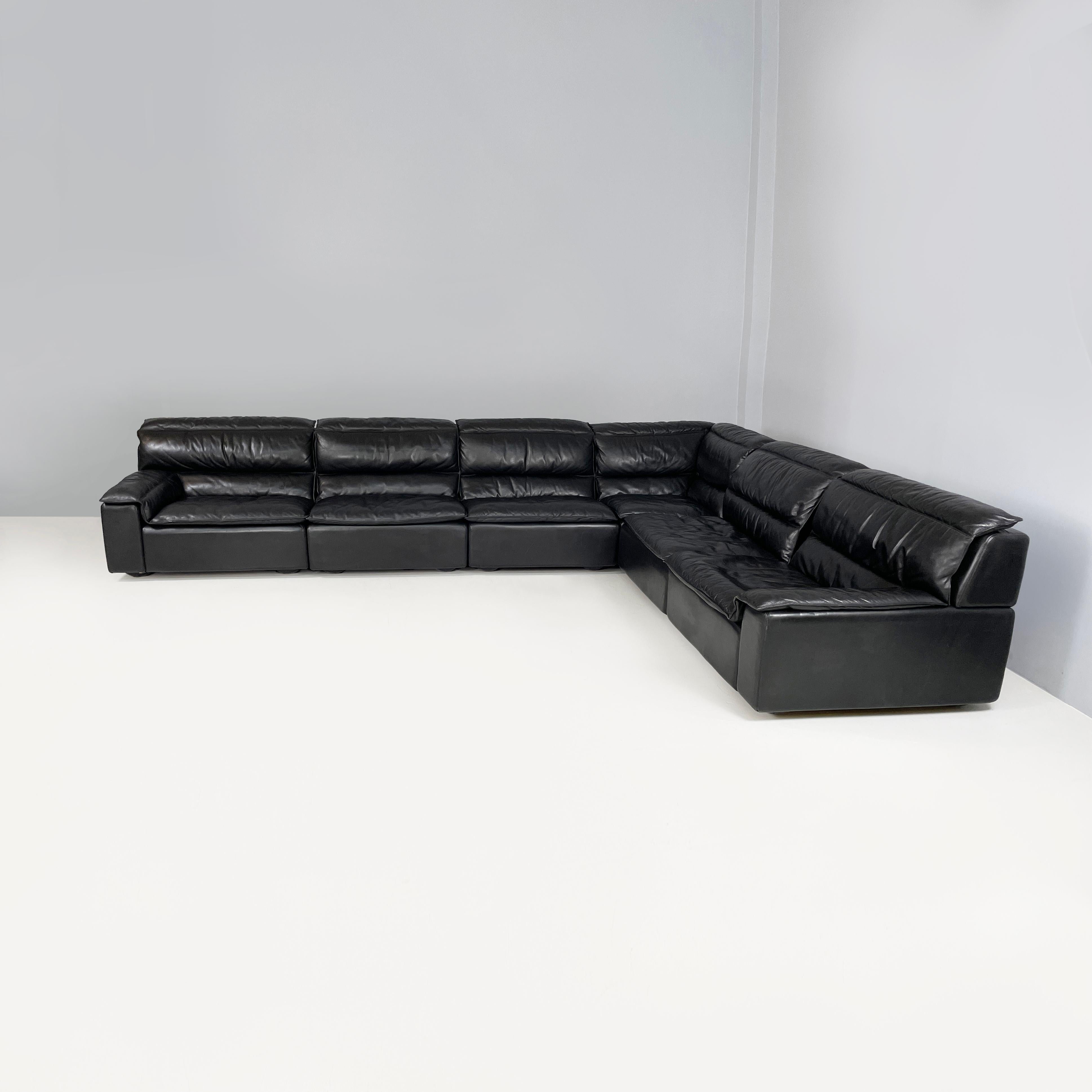 Modern Italian modern black leather sofa Bogo Carlo Bartoli Rossi for Albizzate, 1970s For Sale