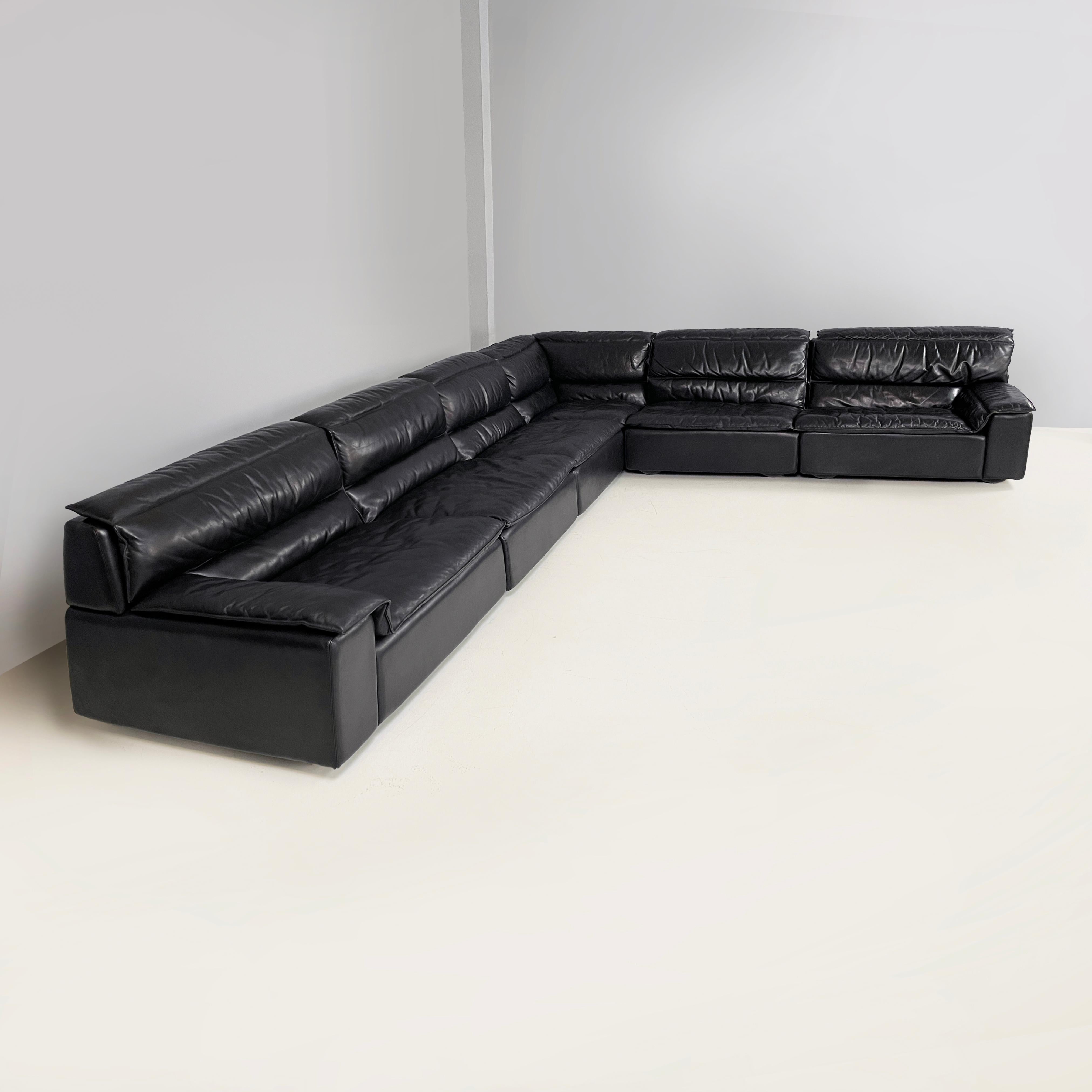 Late 20th Century Italian modern black leather sofa Bogo Carlo Bartoli Rossi for Albizzate, 1970s For Sale
