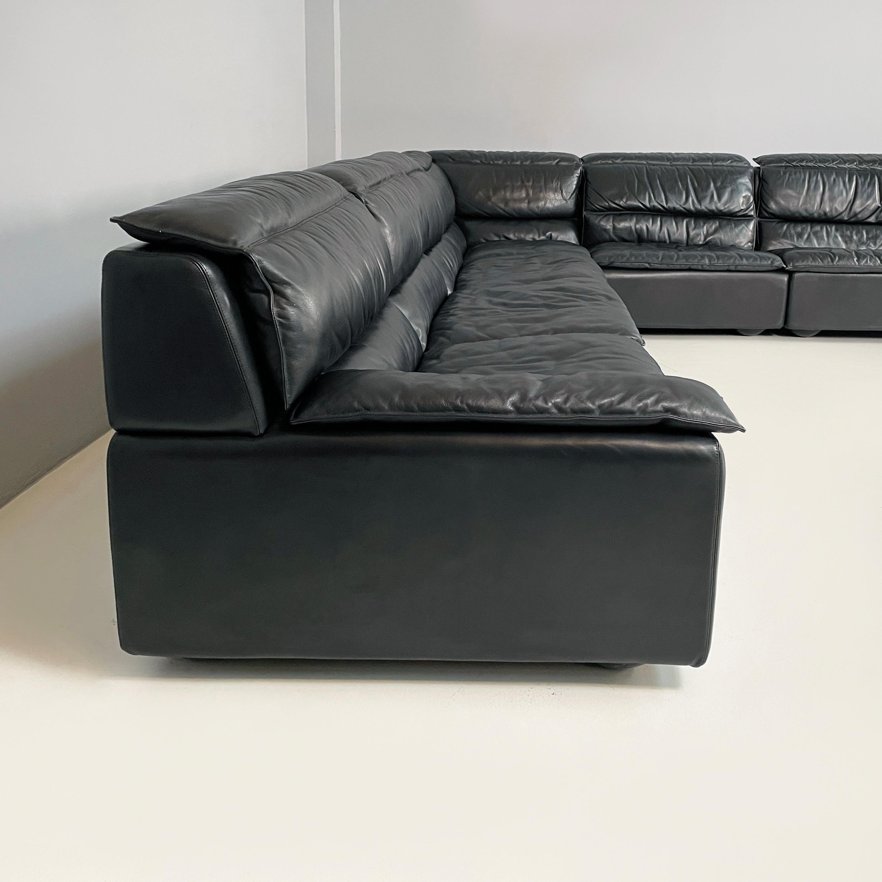 Italian modern black leather sofa Bogo Carlo Bartoli Rossi for Albizzate, 1970s For Sale 1