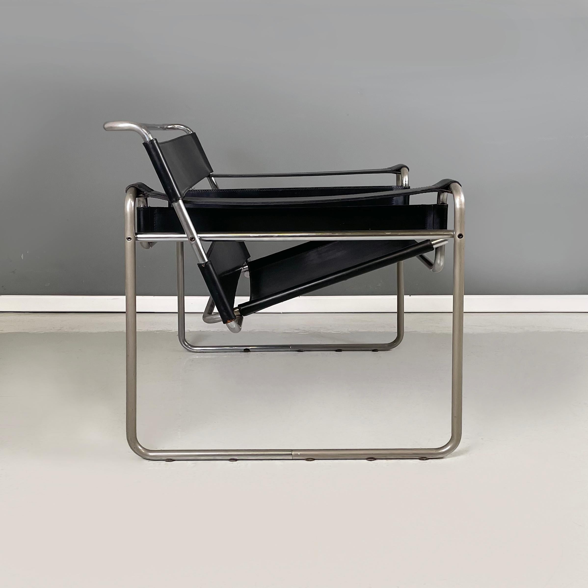 Modern Italian modern Black leather steel Armchair Wassily B3 by Breuer Gavina, 1980s For Sale