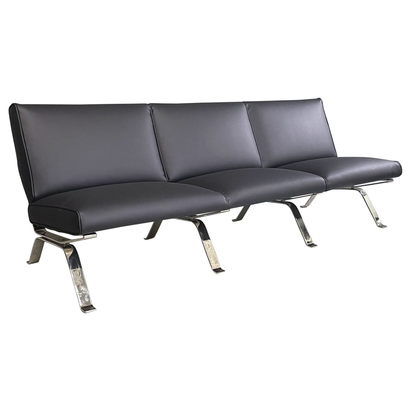 Canapé trois places moderne italien en cuir noir par Gastone Rinaldi pour RIMA 1970 en vente
