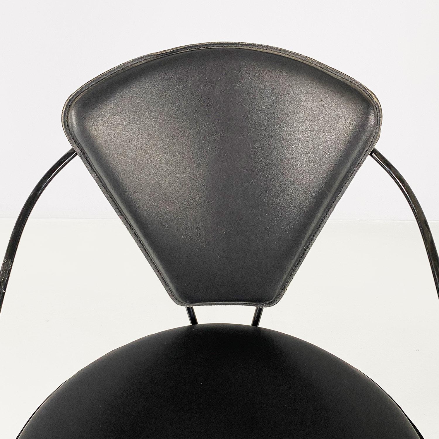 Chaises italiennes modernes en métal noir et cuir, années 1980 en vente 5