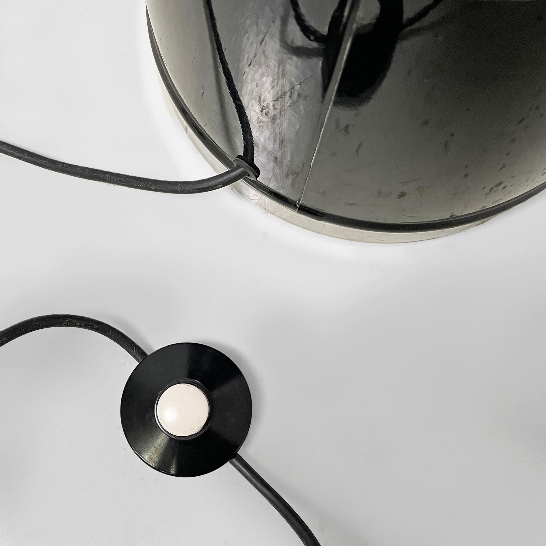 Italian modern black metal and opaline glass floor lamp, 1970s.
Floor lamp with cylindrical base in black painted metal and opaque glass sphere that acts as a lampshade.
1970s
Good condition.
Measurements in cm 31x76h
Beautiful floor lamp dating