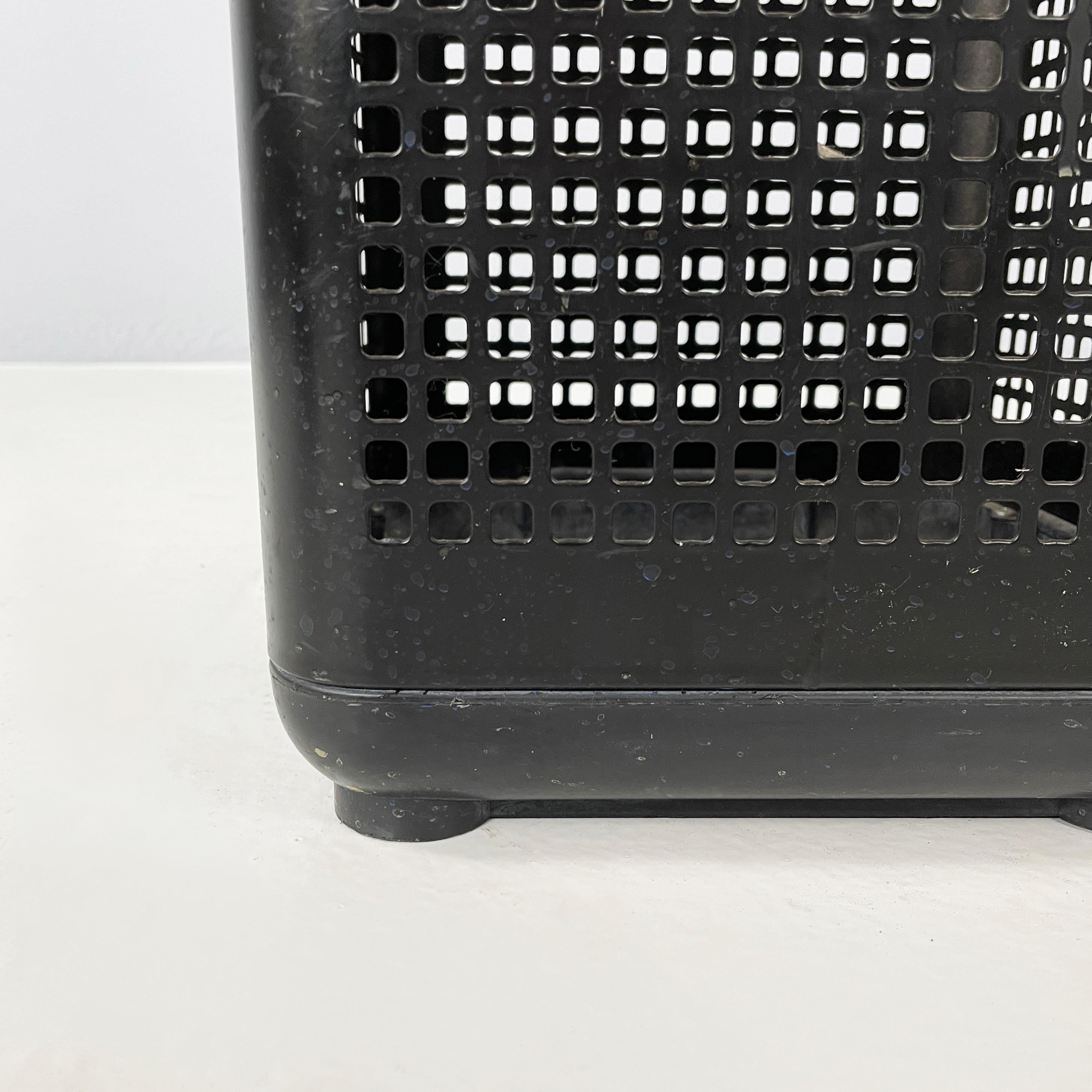Italian modern Black metal and plastic squared baskets by Neolt, 1980s For Sale 5