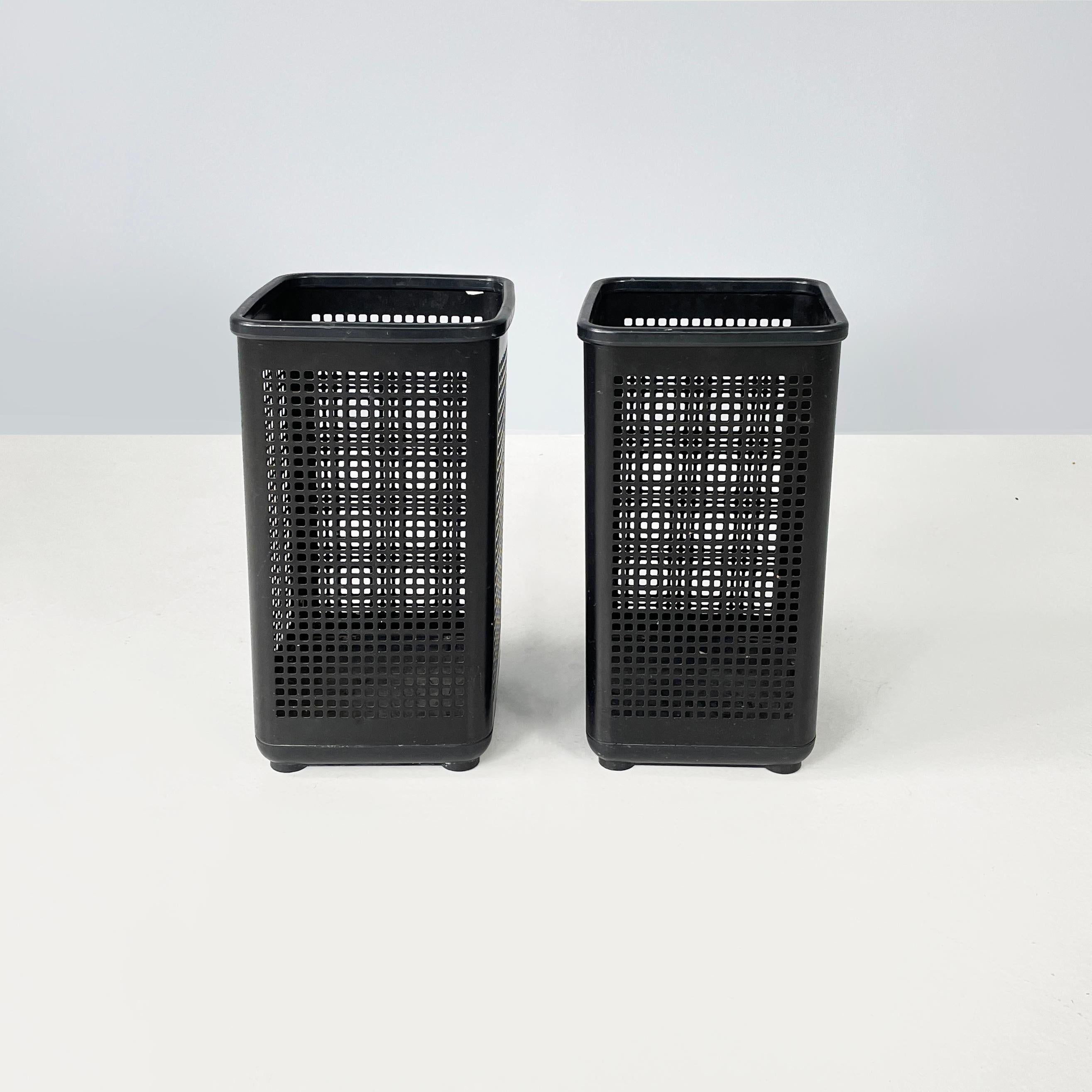 Modern Italian modern Black metal and plastic squared baskets by Neolt, 1980s For Sale
