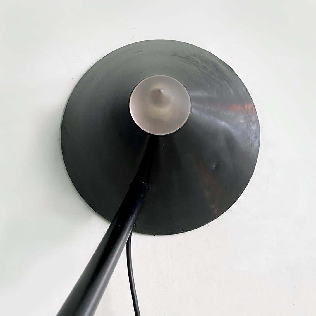 Italian Modern Black Metal and Plastic Yang Floor Lamp by Bieffeplast, 1980s In Good Condition For Sale In MIlano, IT