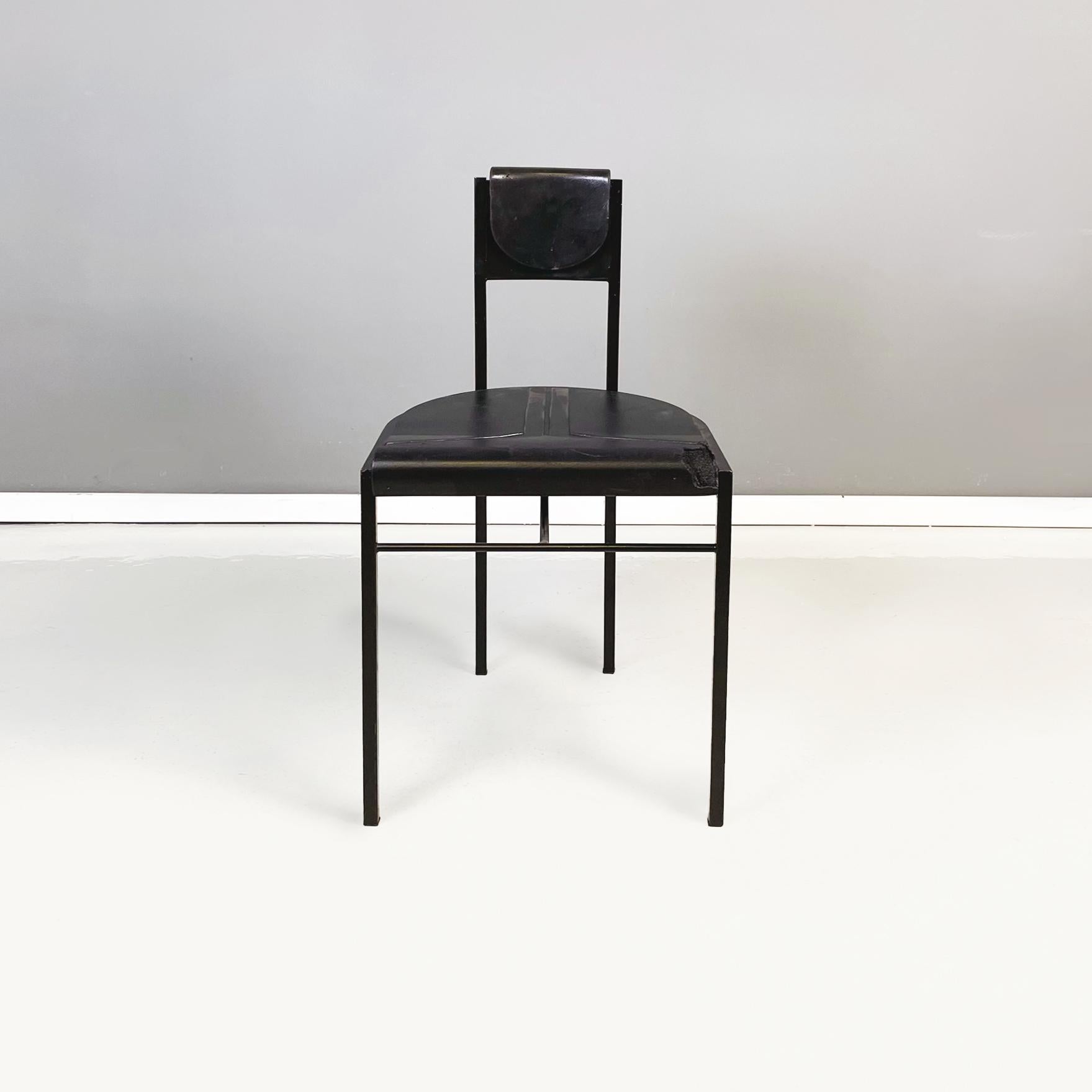 Italian modern Black metal and rubber Chair by Zeus, 1990s
Chair with semi-oval seat and back in black rubber. The structure has a square section in matt black painted metal.
Produced by Zeus in 1990s.
Vintage condition. The chair has several