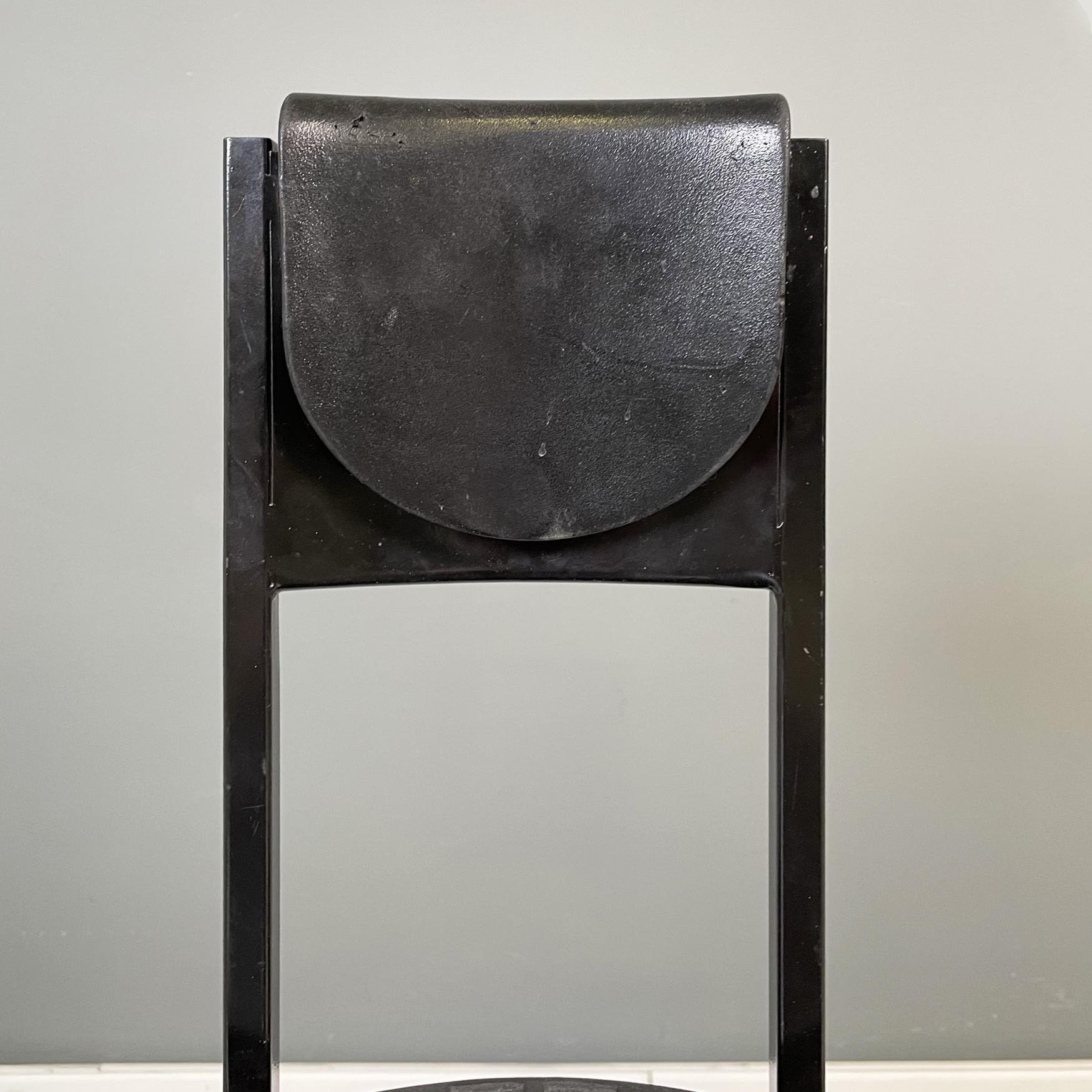 Chaise italienne moderne en métal noir et caoutchouc de Zeus, années 1990 en vente 1
