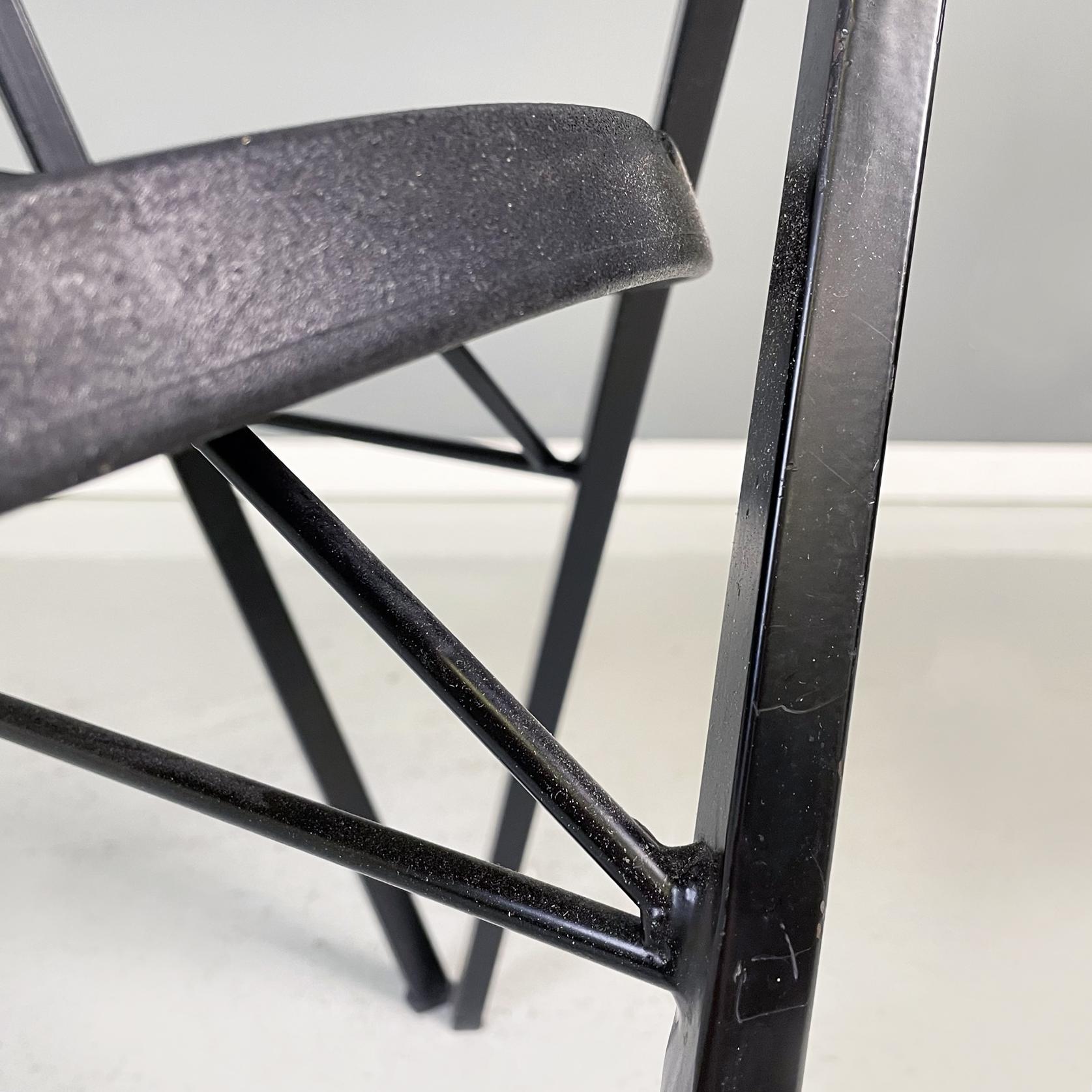 Italian Modern Black Metal and Rubber Round Chair by Zeus, 1990s For Sale 4