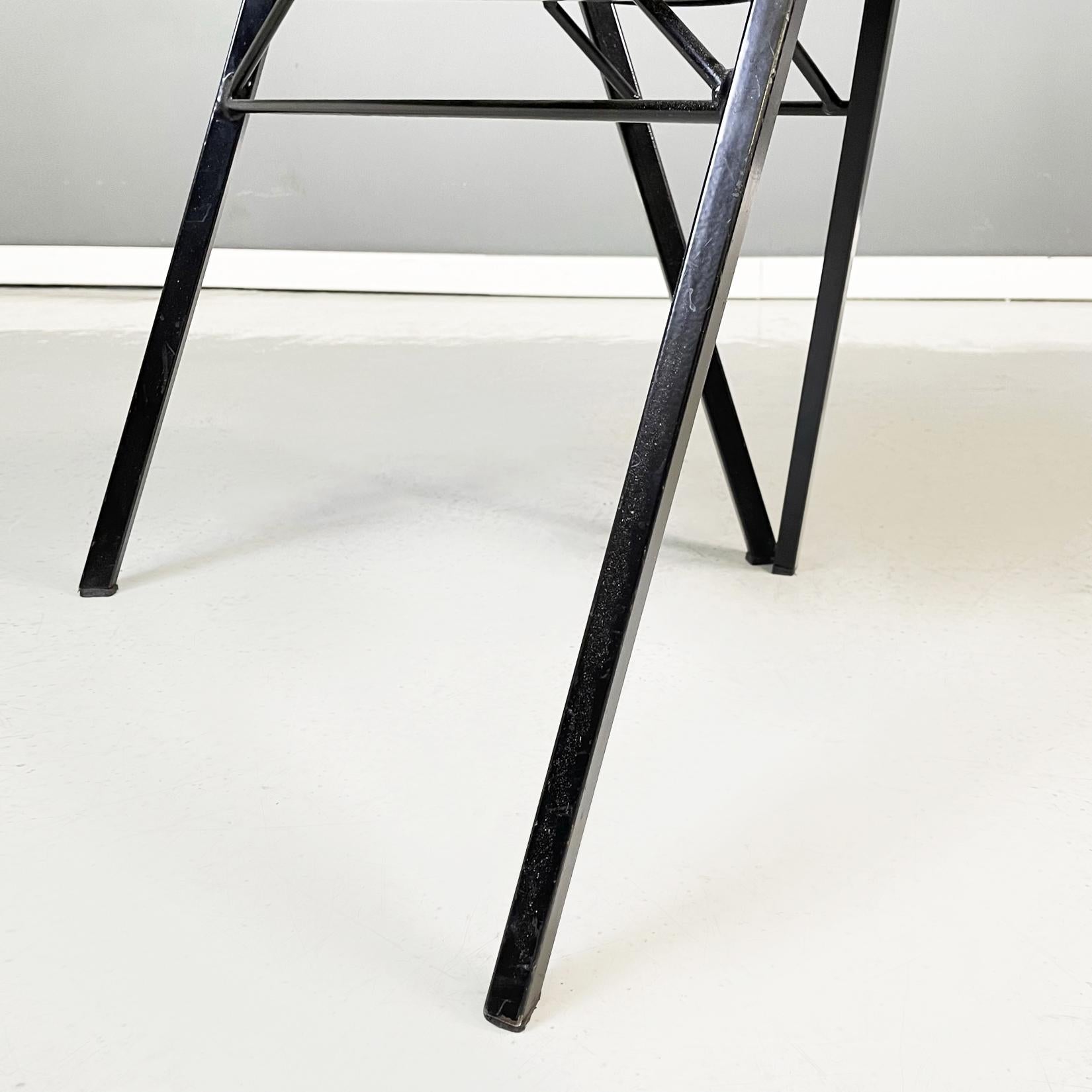 Italian Modern Black Metal and Rubber Round Chair by Zeus, 1990s For Sale 8