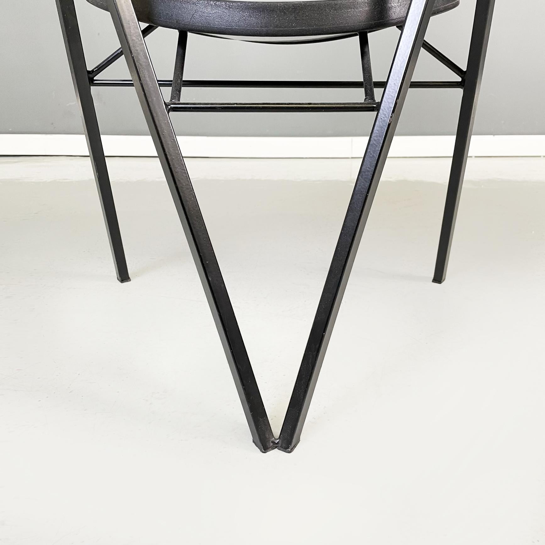 Italian Modern Black Metal and Rubber Round Chair by Zeus, 1990s For Sale 9