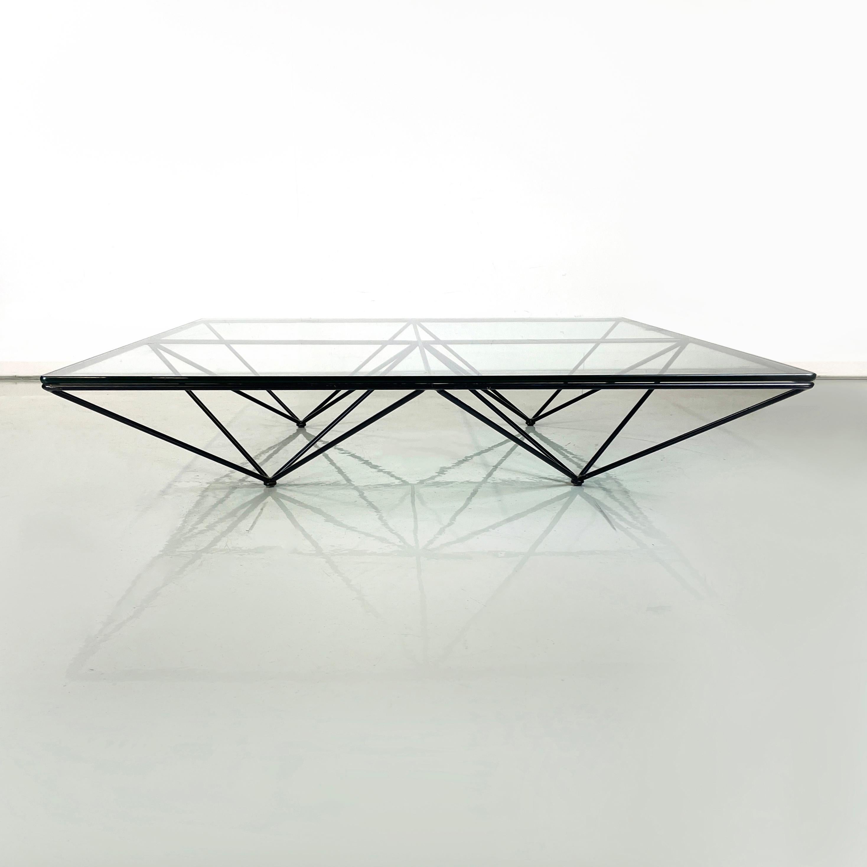 Italian modern Black metal and glass Coffee table Alanda by Paolo Piva for B&B, 1980s
Coffee table mod. Alanda with square top in transparent glass. The structure is made up of a series of black painted metal rods.
Produced by B&B Italia in approx.