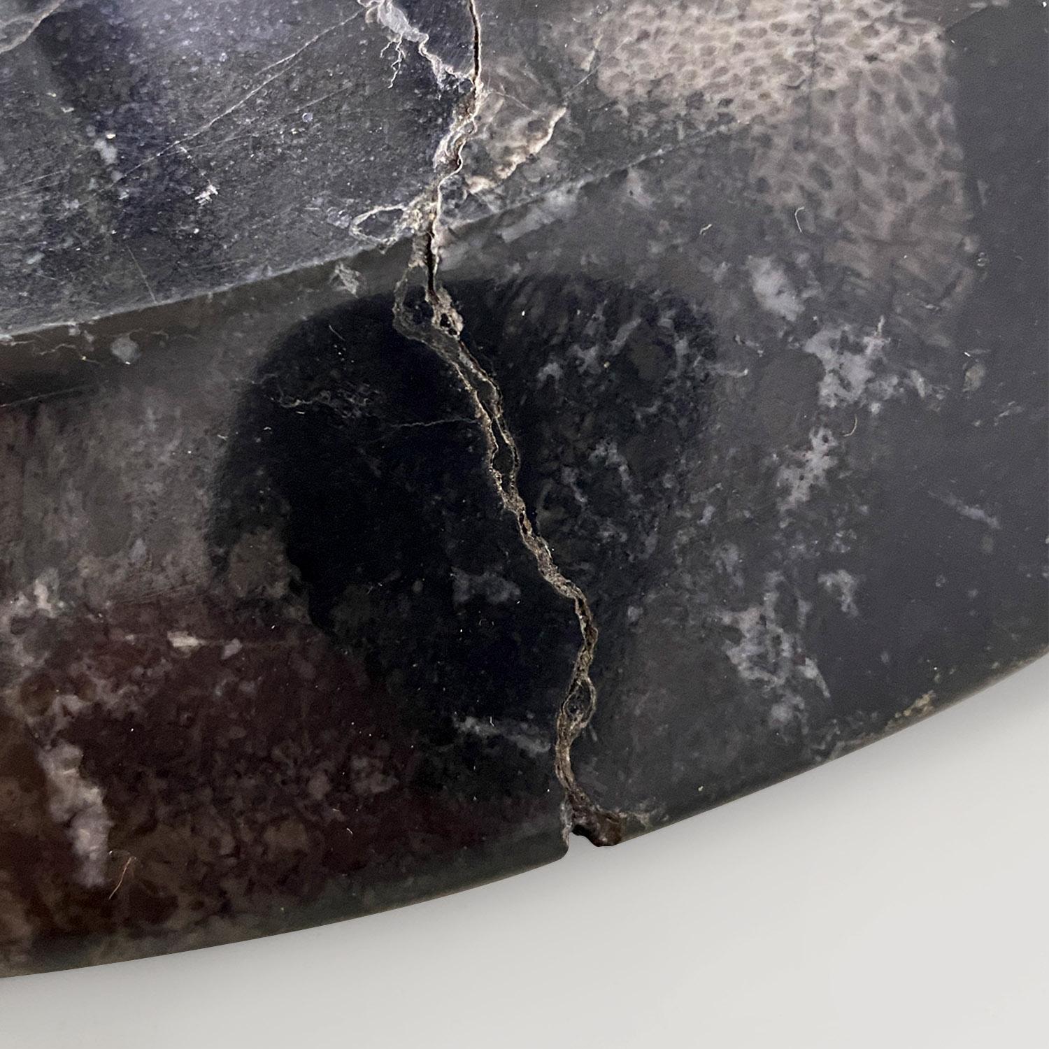 Métal Tables basses rondes italiennes modernes en métal noir, verre et marbre par Cattelan, années 1980 en vente