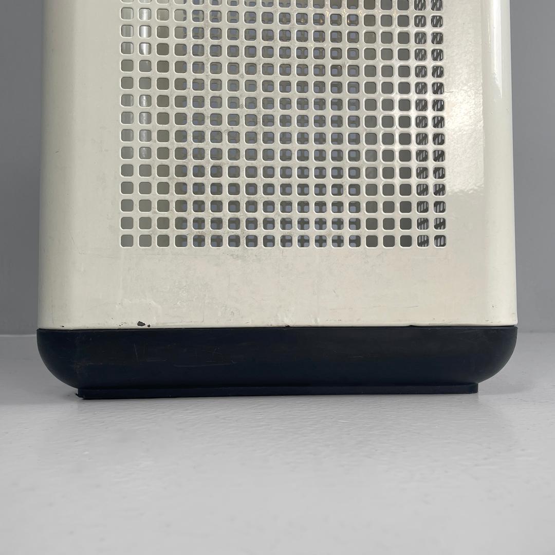 Italienischer moderner Schirmhalter aus schwarzem Kunststoff und weißem Metall von Neolt, 1980er Jahre im Angebot 5