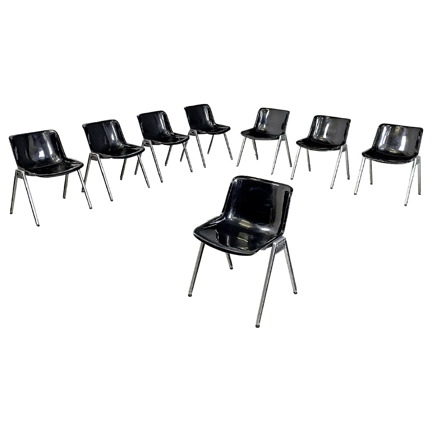 Italian modern black plastic chairs Modus SM 203 by Borsani for Tecno, 1980s