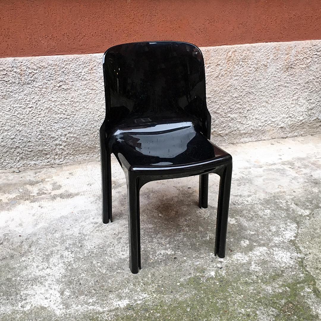 Italian Modern Black Plastic Chairs Selene by V. Magistretti for Artemide, 1960s In Good Condition In MIlano, IT