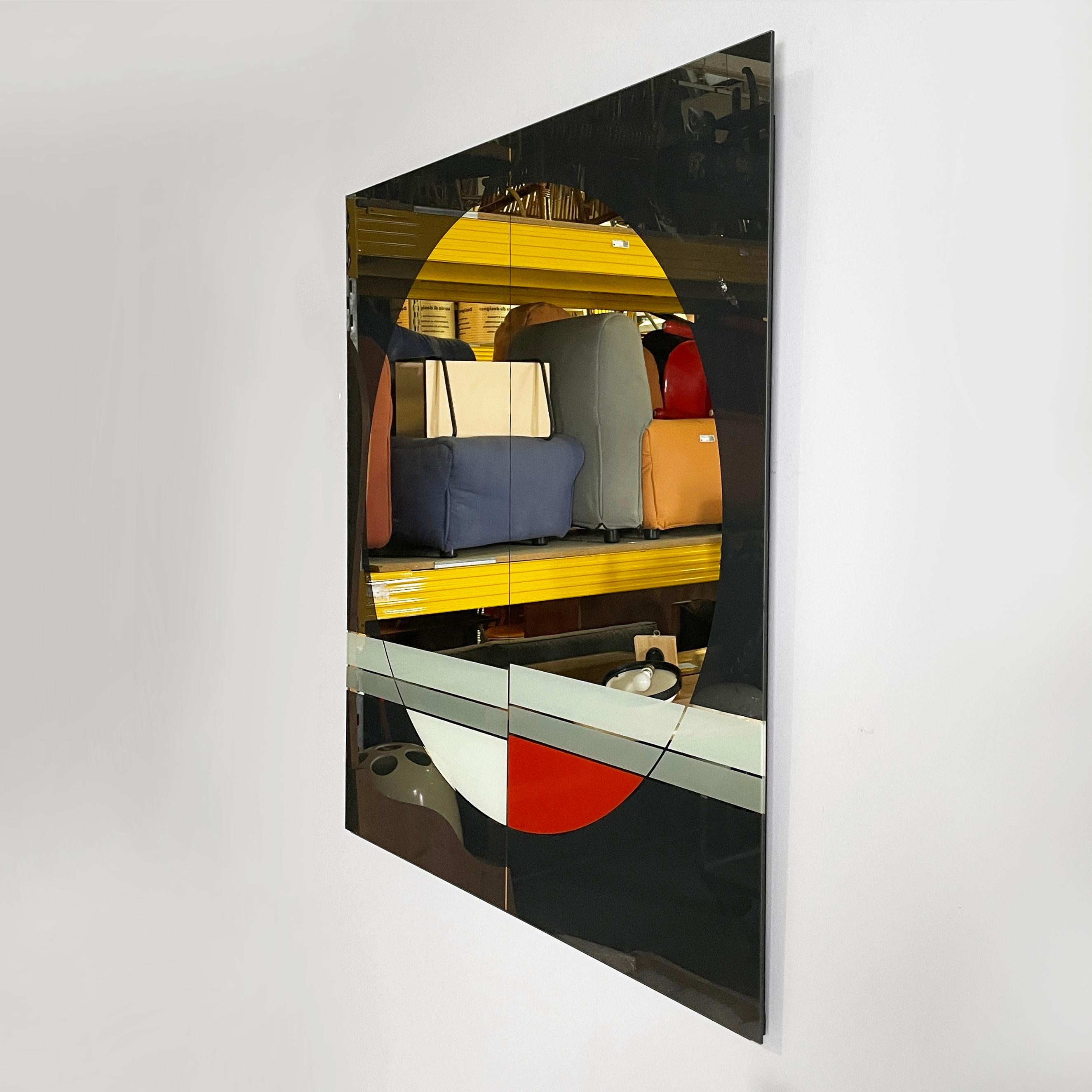 Moderno Italian modern black red gray wall mirror Morphos by Carmi for Acerbis, 1980s in vendita