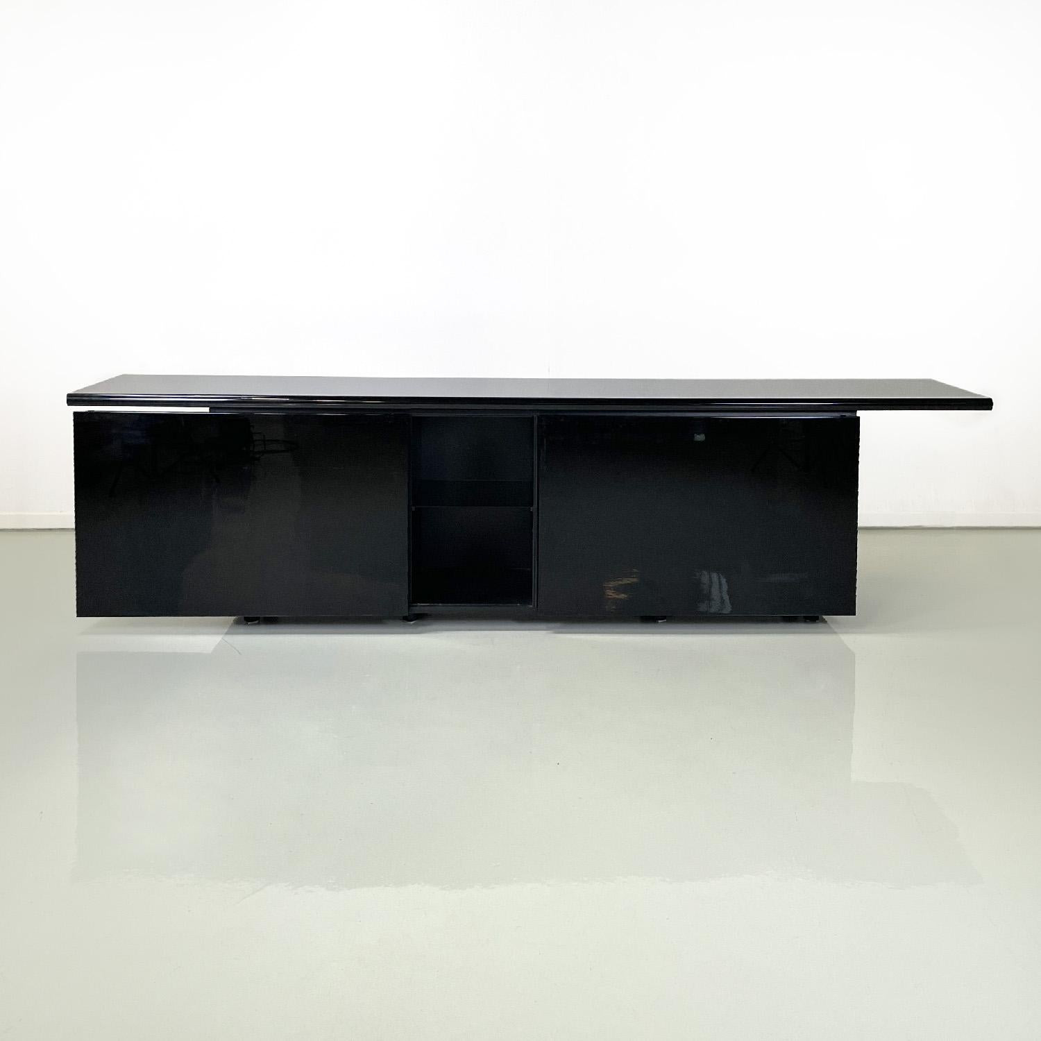 Late 20th Century Italian modern black sideboard Sheraton by Stoppino and Acerbis for Acerbis 1977