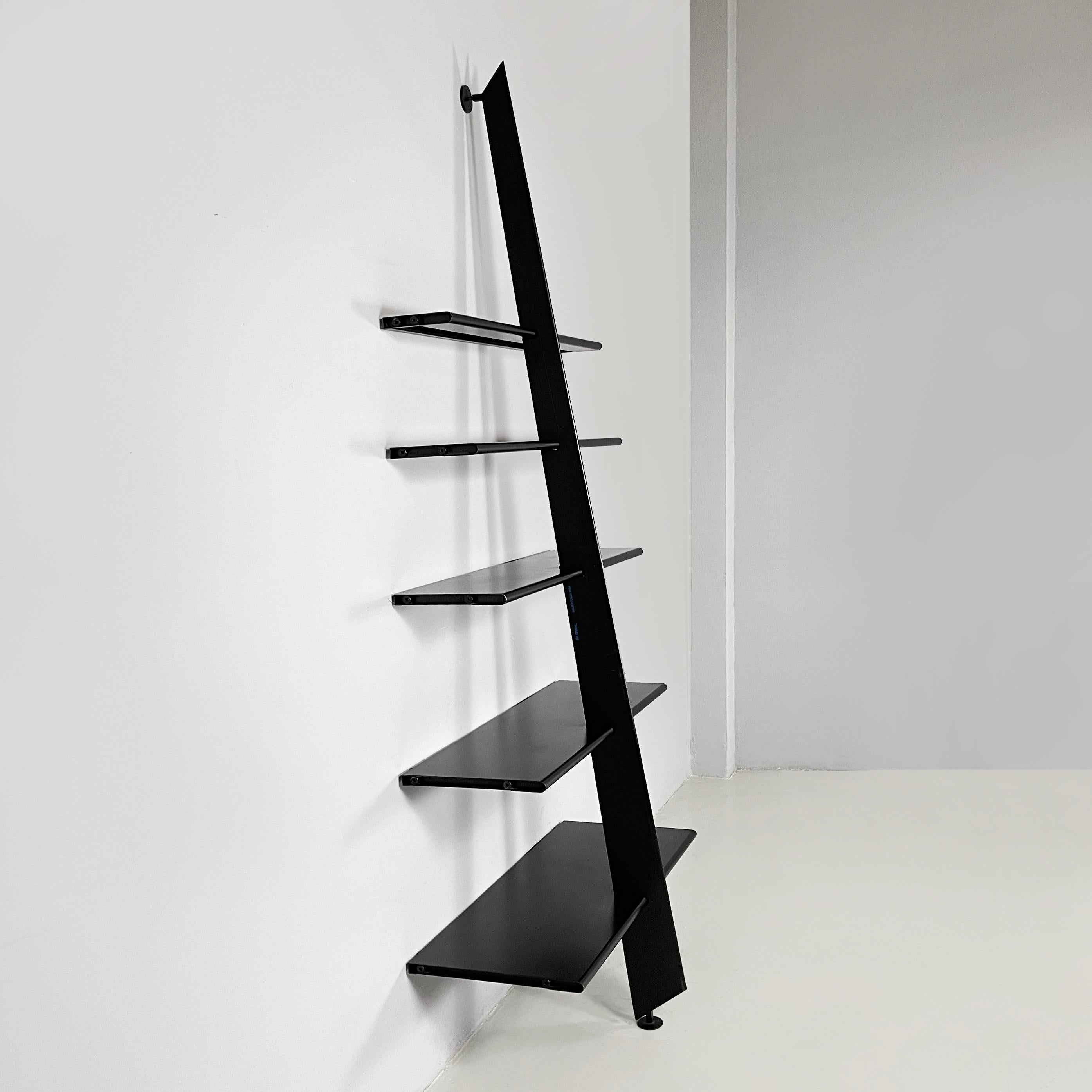Modernes italienisches modernes Bücherregal aus schwarzem Stahl von Philippe Starck für Baleri, 1984 (Italienisch) im Angebot