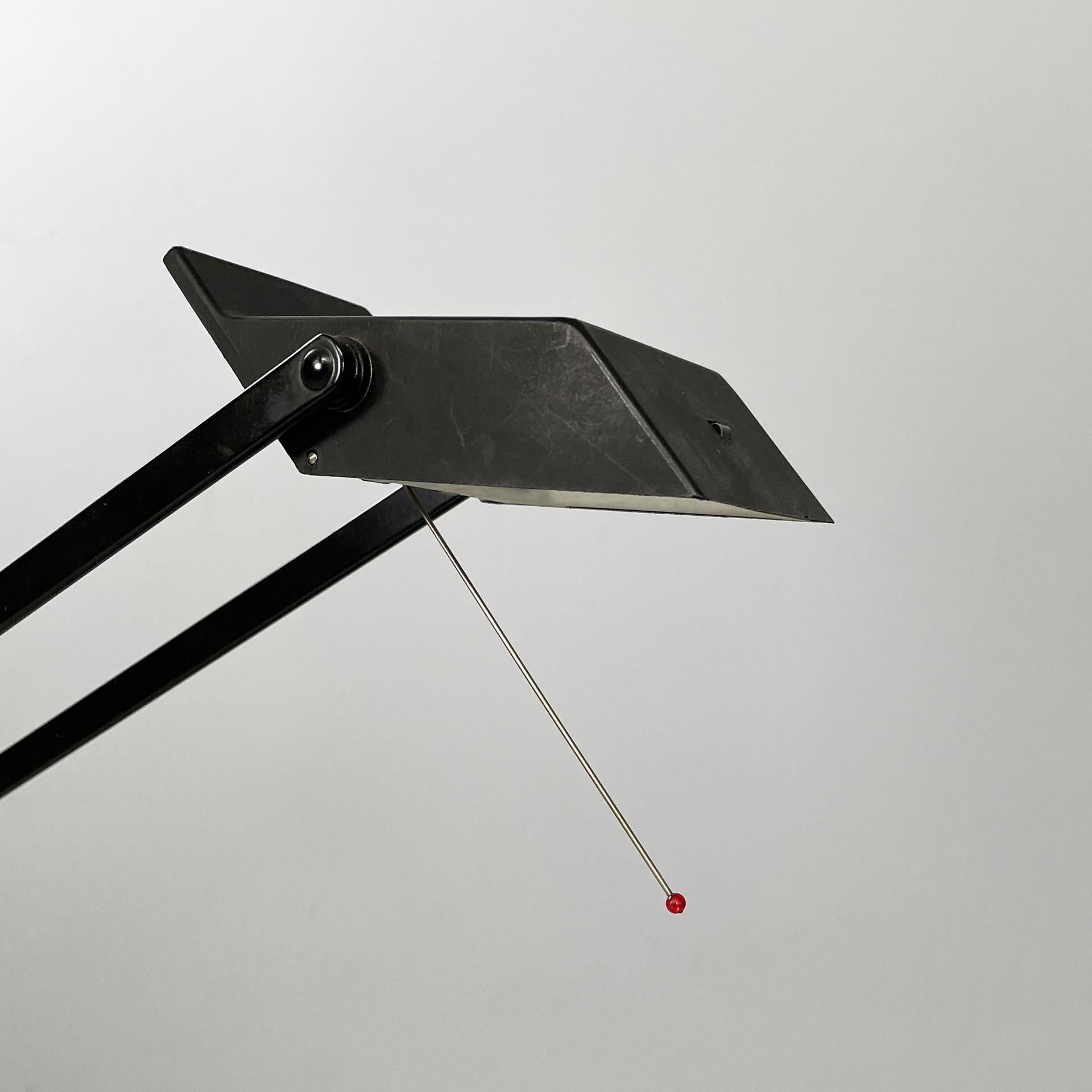 Lámparas de sobremesa negras modernas italianas Tizio de Richard Sapper para Artemide, años 80 Metal en venta