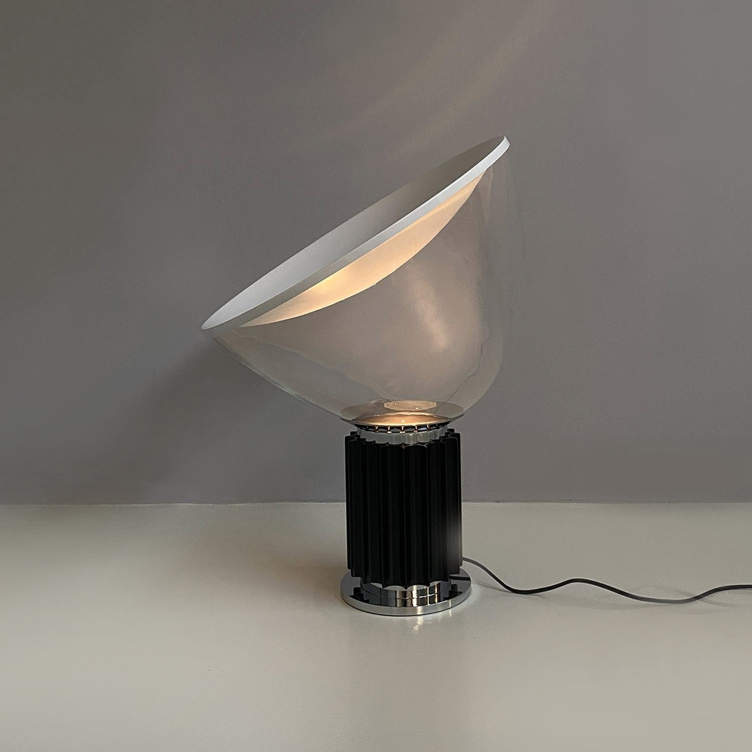Milieu du XXe siècle Lampe de table Taccia noire moderne italienne des frères Castiglioni pour Flos 1962 en vente